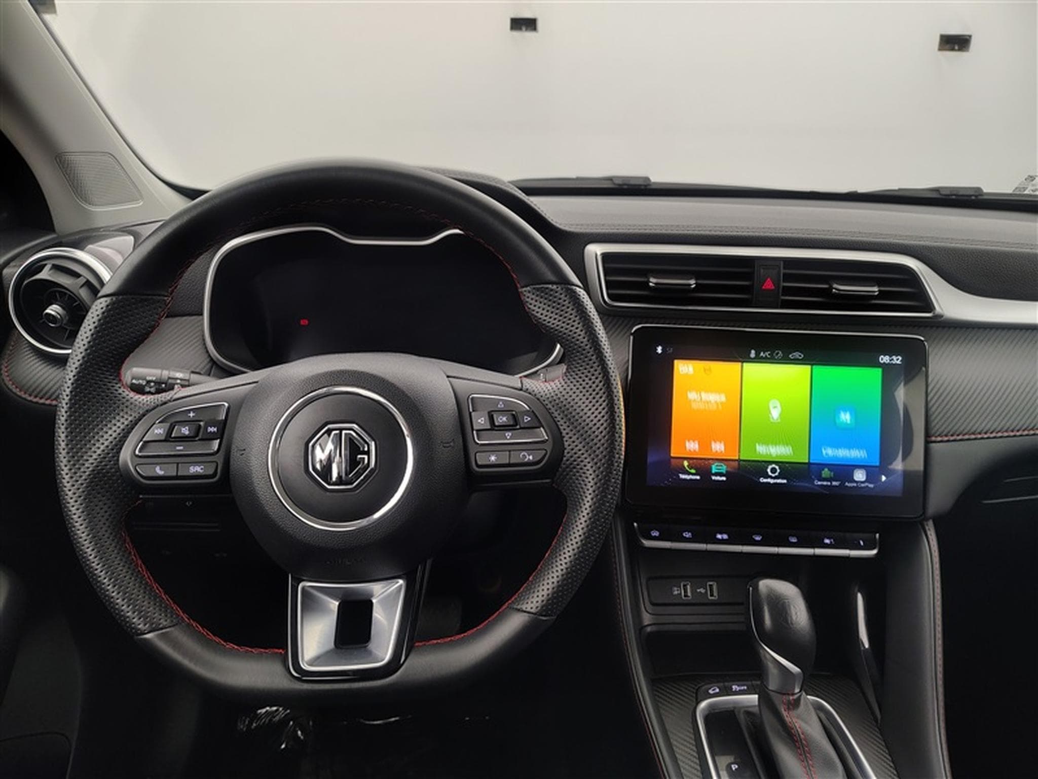 MG ZS 1.0 T-GDi Luxury AT (2024) - Photo 9