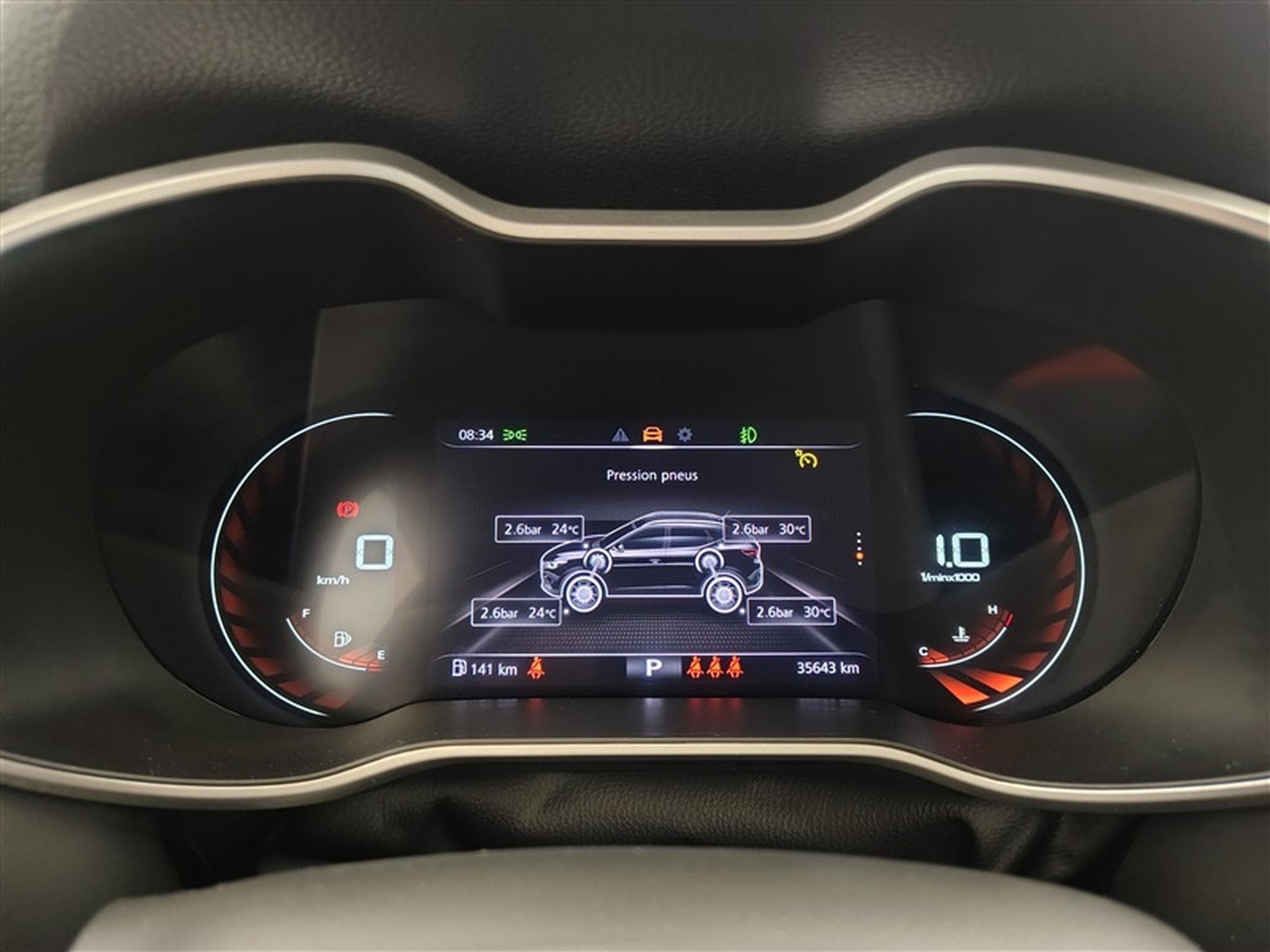 MG ZS 1.0 T-GDi Luxury AT (2024) - Photo 10
