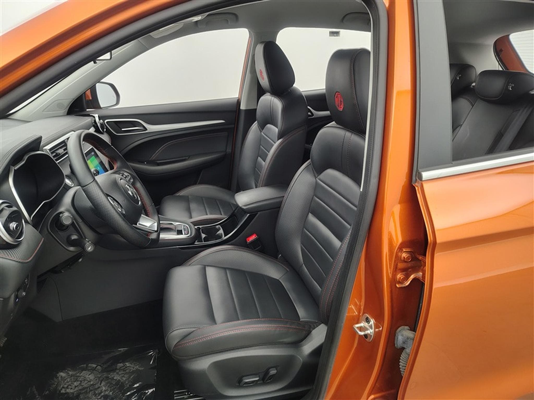 MG ZS 1.0 T-GDi Luxury AT (2024) - Photo 7