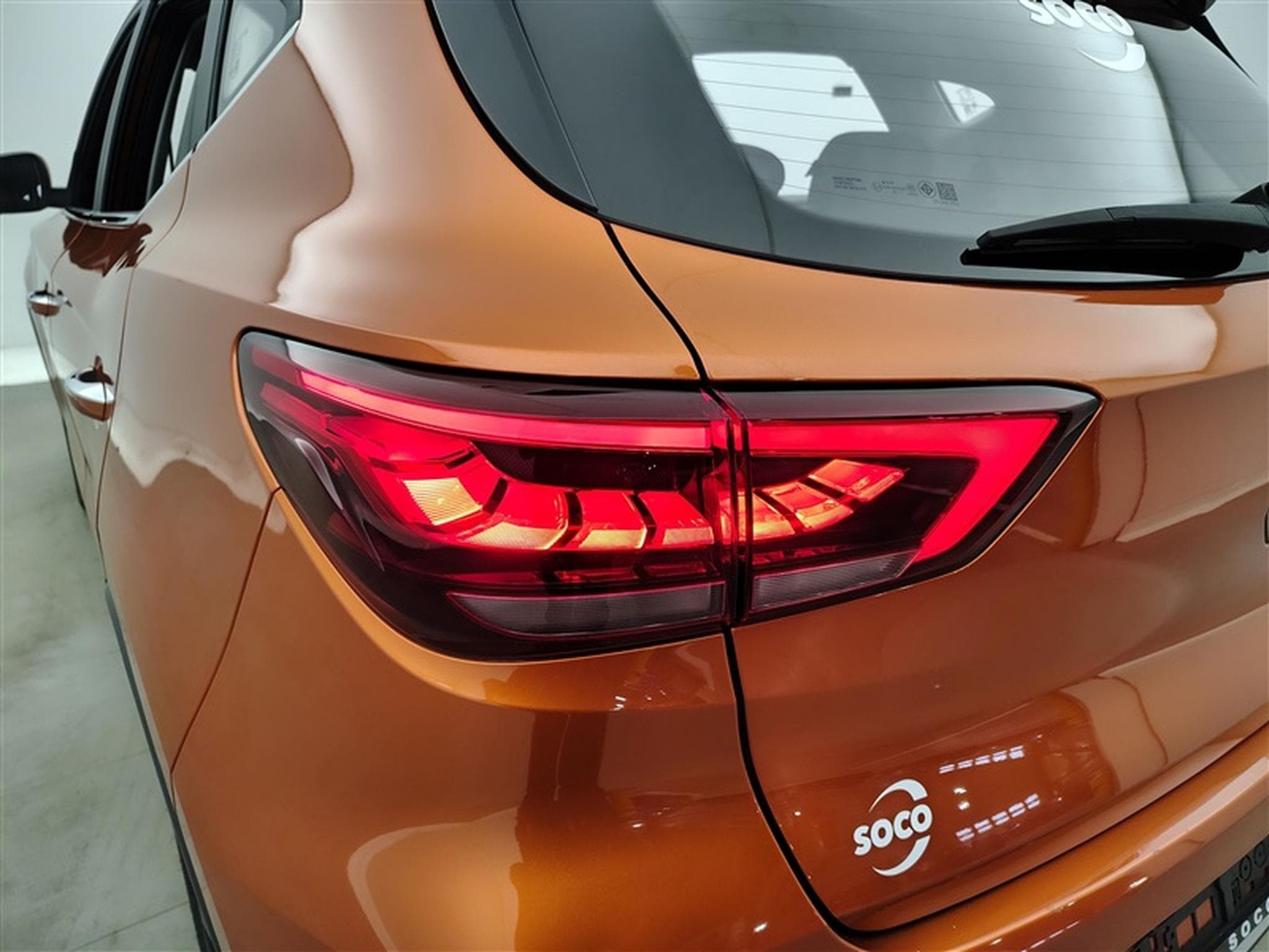 MG ZS 1.0 T-GDi Luxury AT (2024) - Photo 16