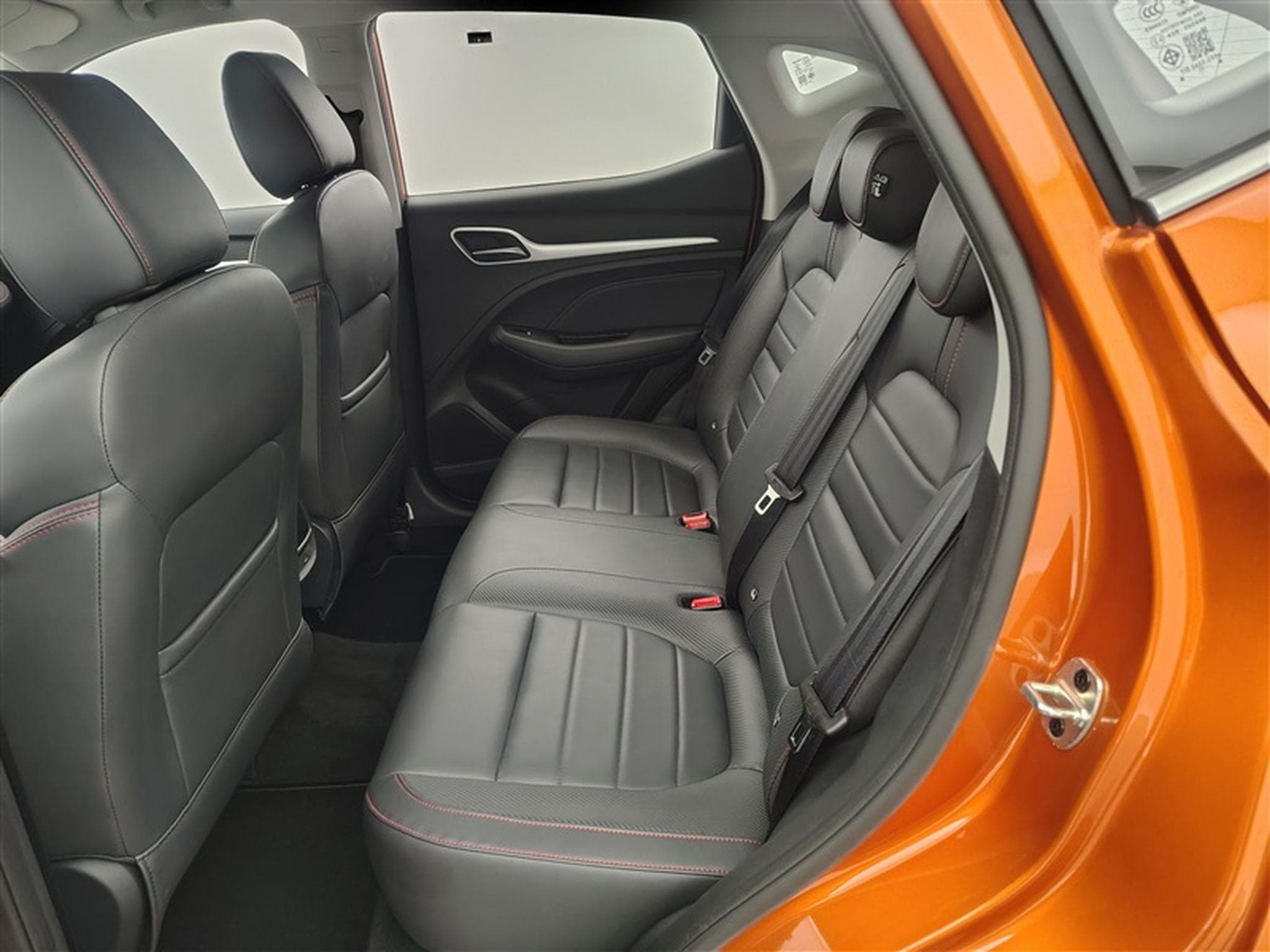 MG ZS 1.0 T-GDi Luxury AT (2024) - Photo 13
