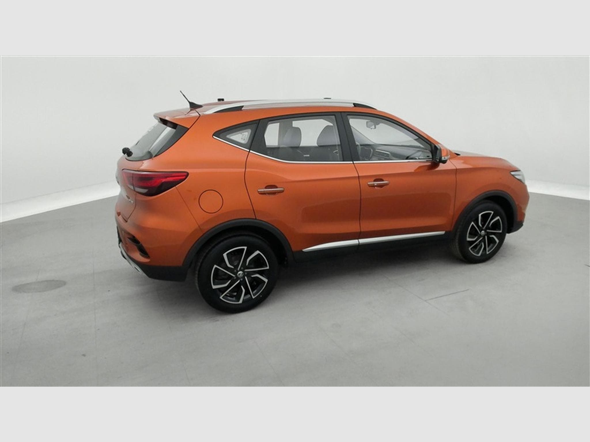 MG ZS 1.0 T-GDi Luxury AT (2024) - Photo 24