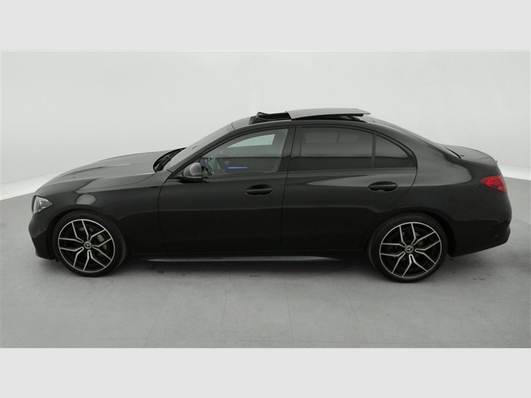 Mercedes C 180 Berline Star Edition Toit Pano / 360° camera / JA 19/... (2025) - Photo 3