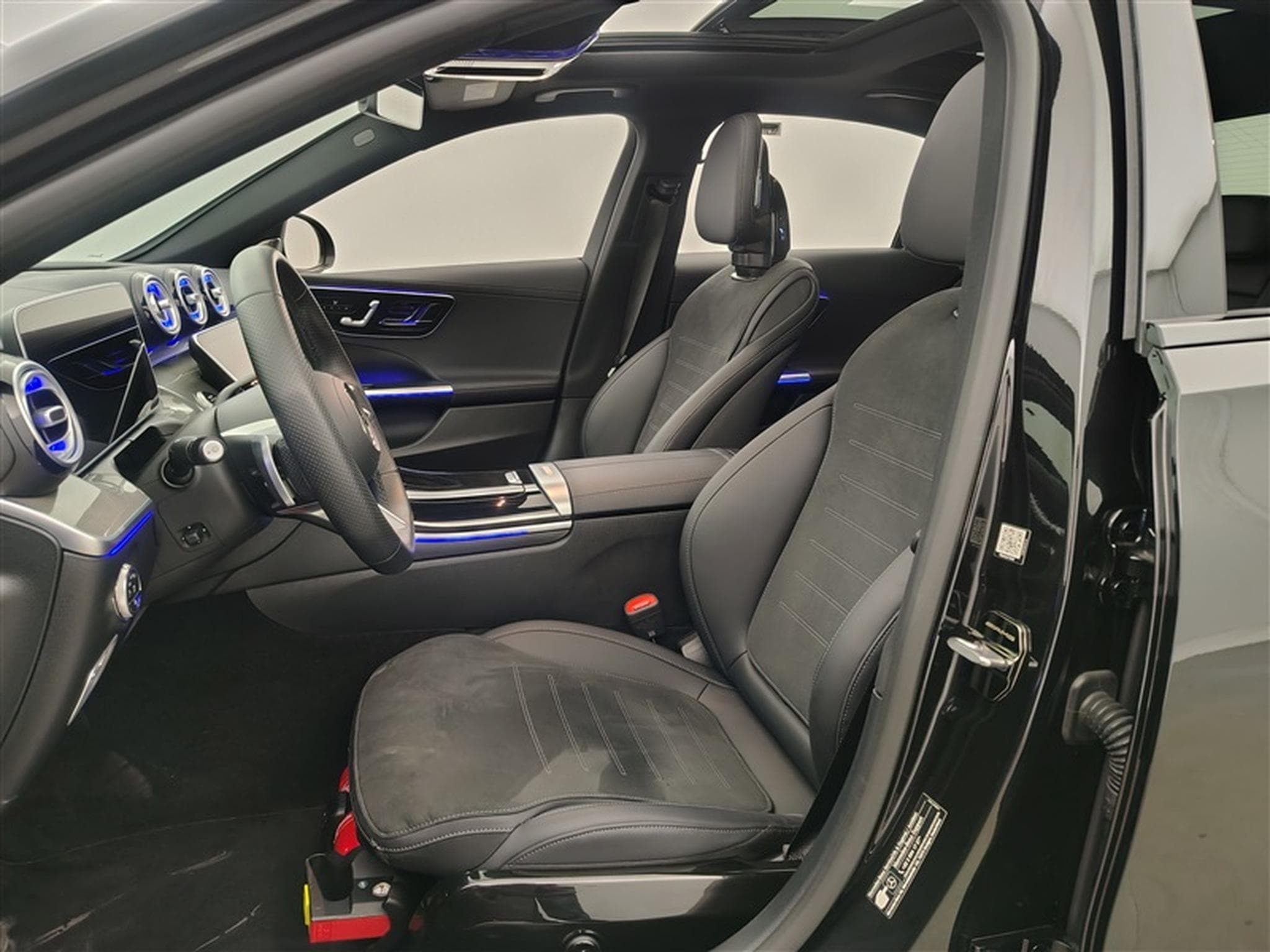 Mercedes C 180 Berline Star Edition Toit Pano / 360° camera / JA 19/... (2025) - Photo 7