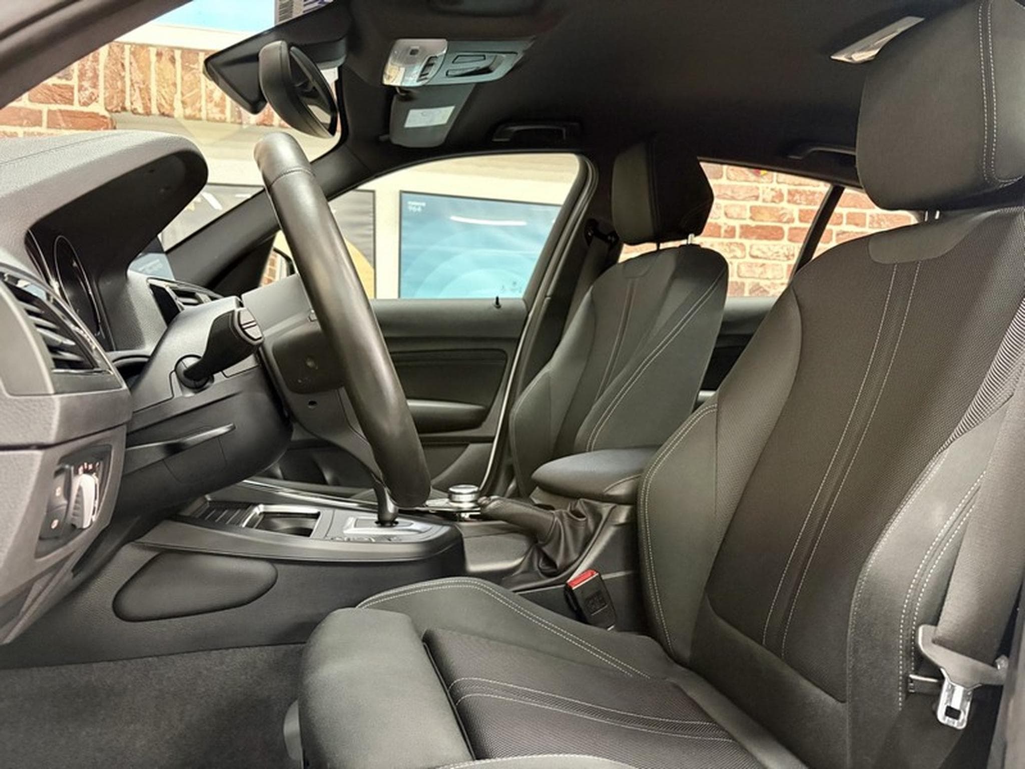 BMW 118 118iA 136cv Auto M-SPORT (2019) - Photo 5