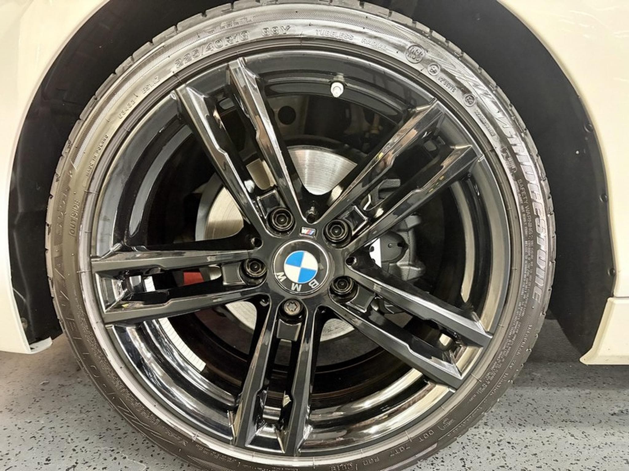 BMW 118 118iA 136cv Auto M-SPORT (2019) - Photo 3