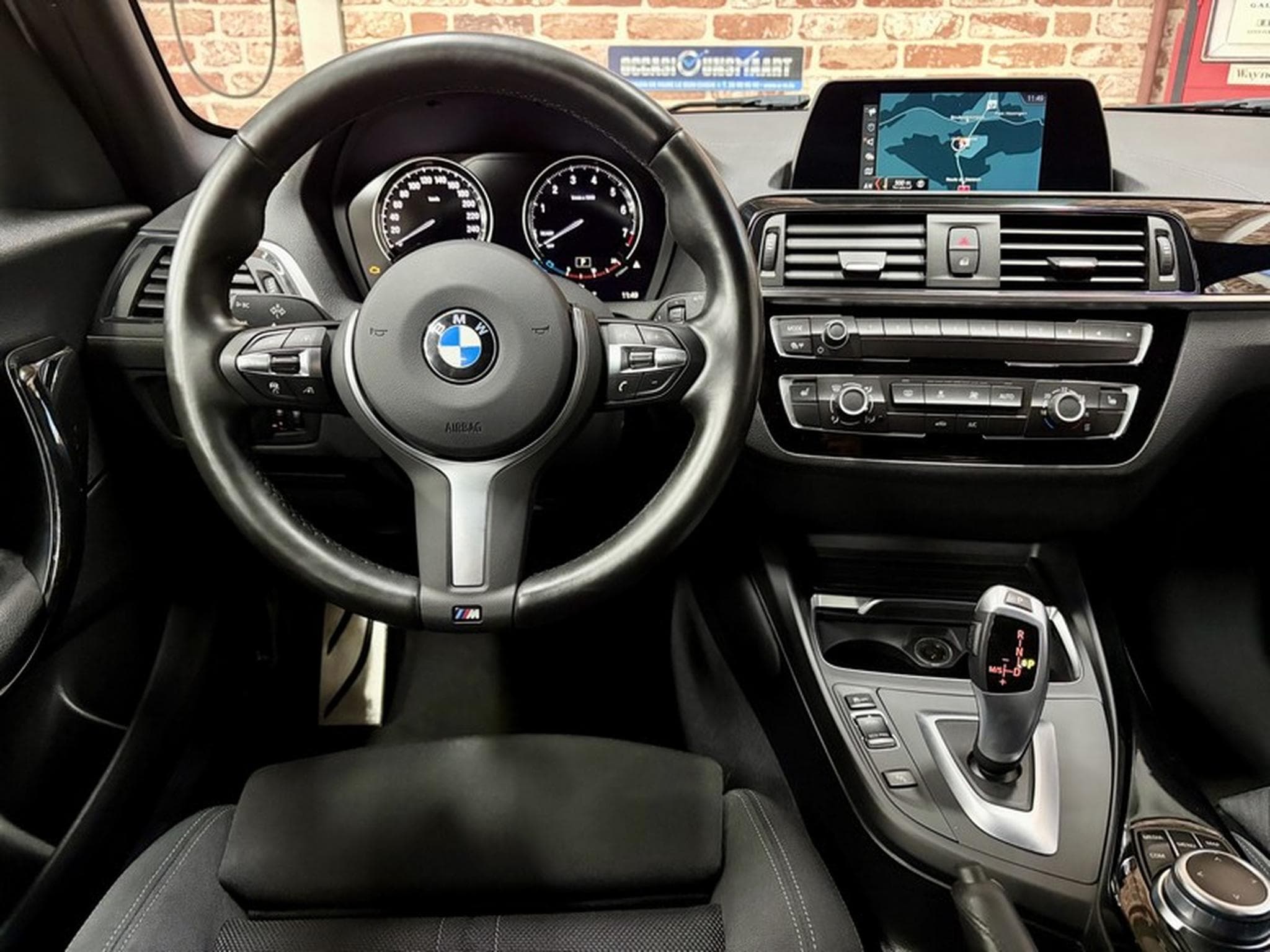 BMW 118 118iA 136cv Auto M-SPORT (2019) - Photo 4