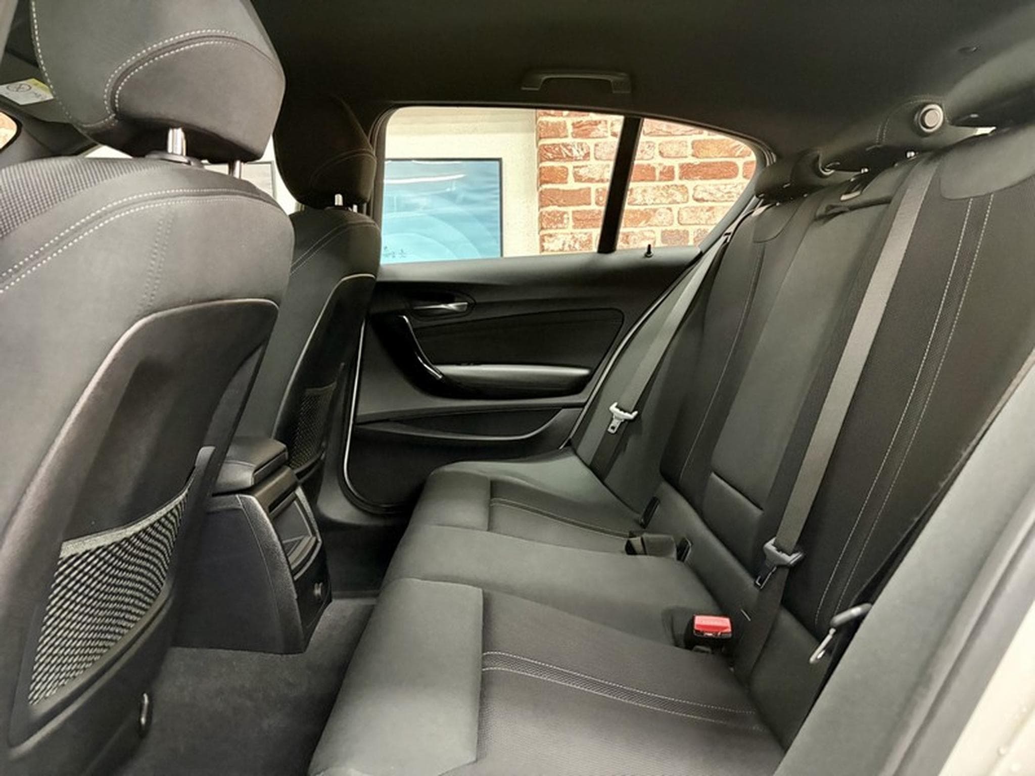 BMW 118 118iA 136cv Auto M-SPORT (2019) - Photo 6