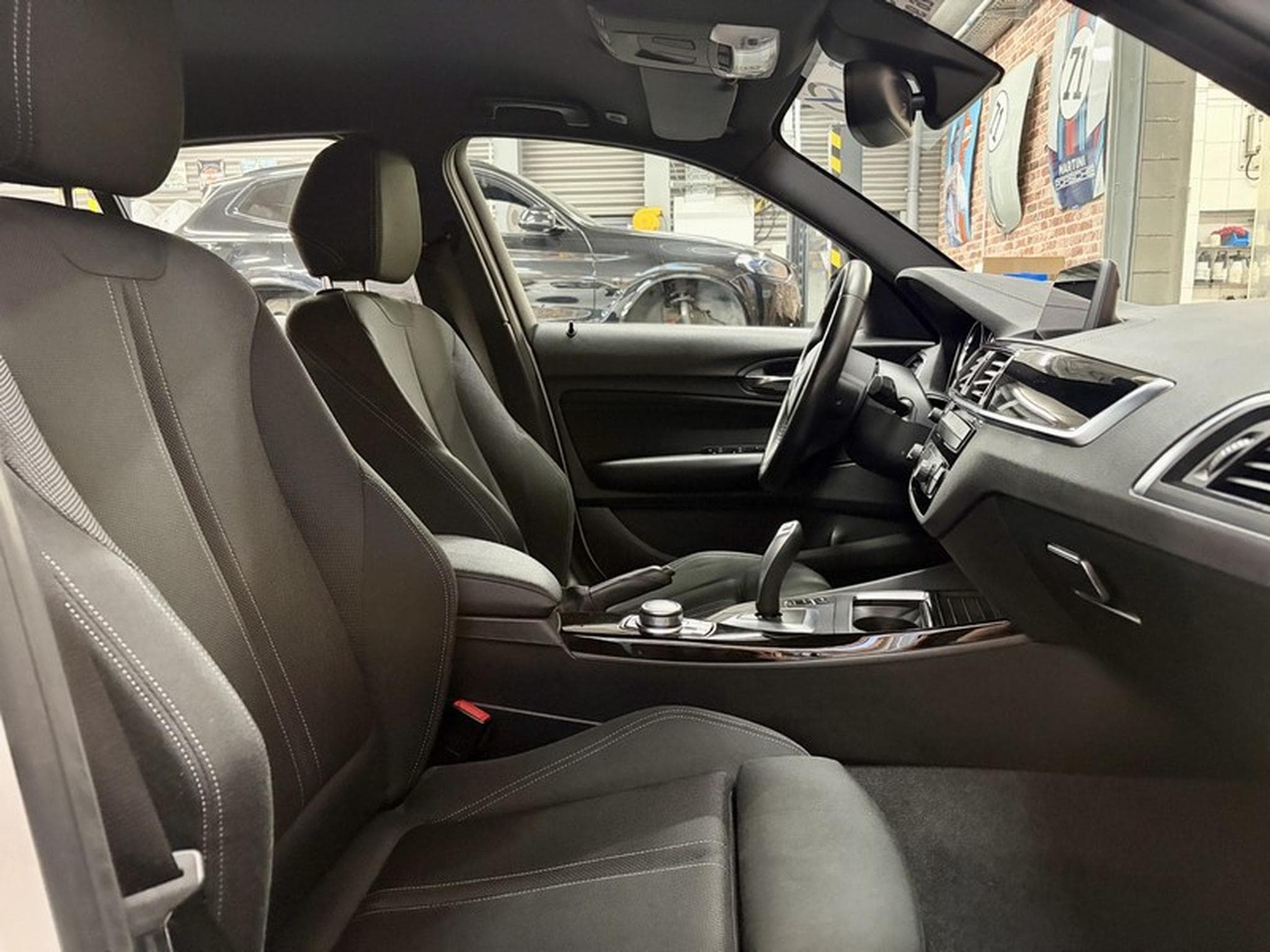 BMW 118 118iA 136cv Auto M-SPORT (2019) - Photo 8