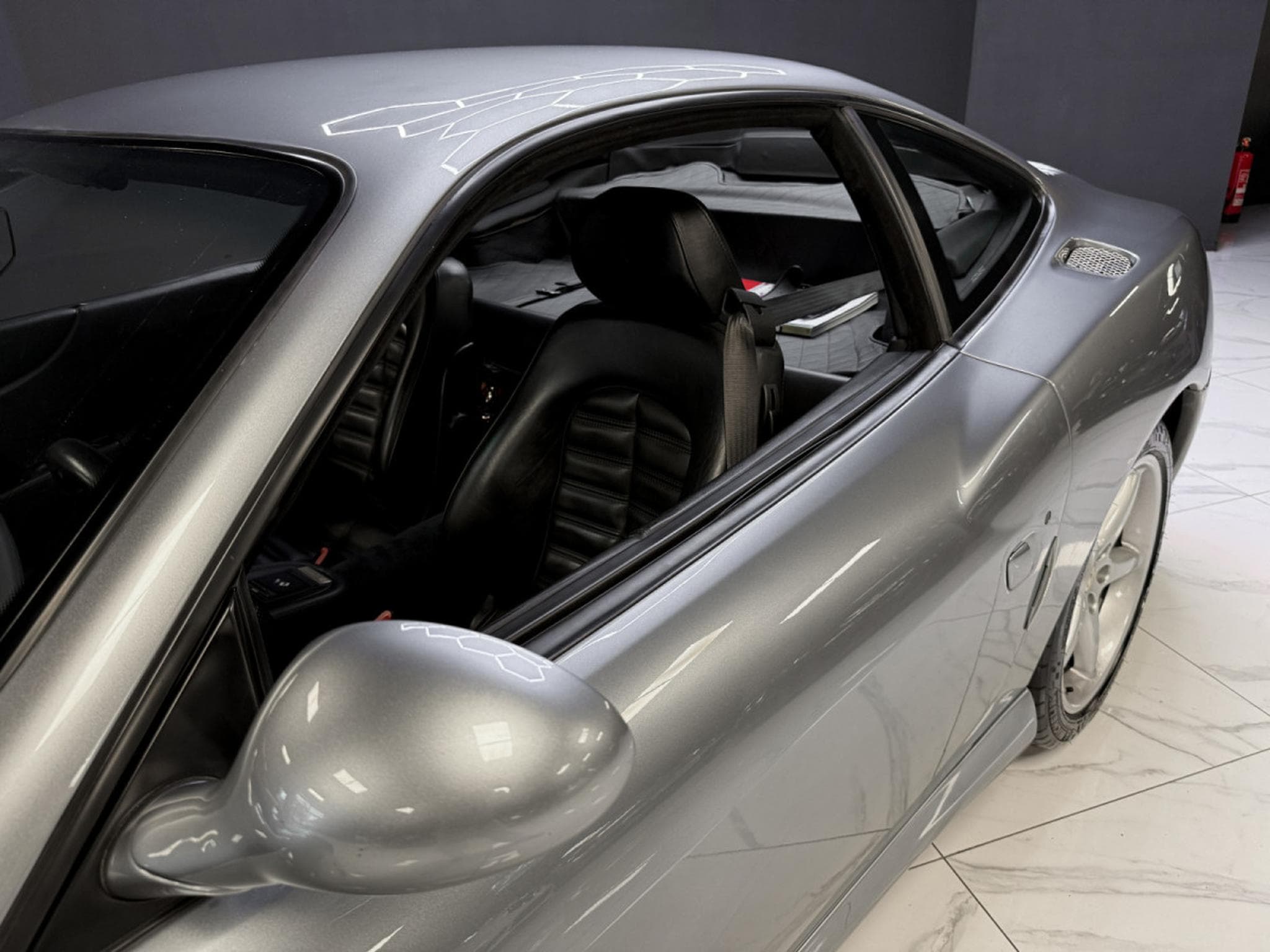 Ferrari 550 MARANELLO / 5.5 V12  / FULL SERVICE (1998) - Photo 9