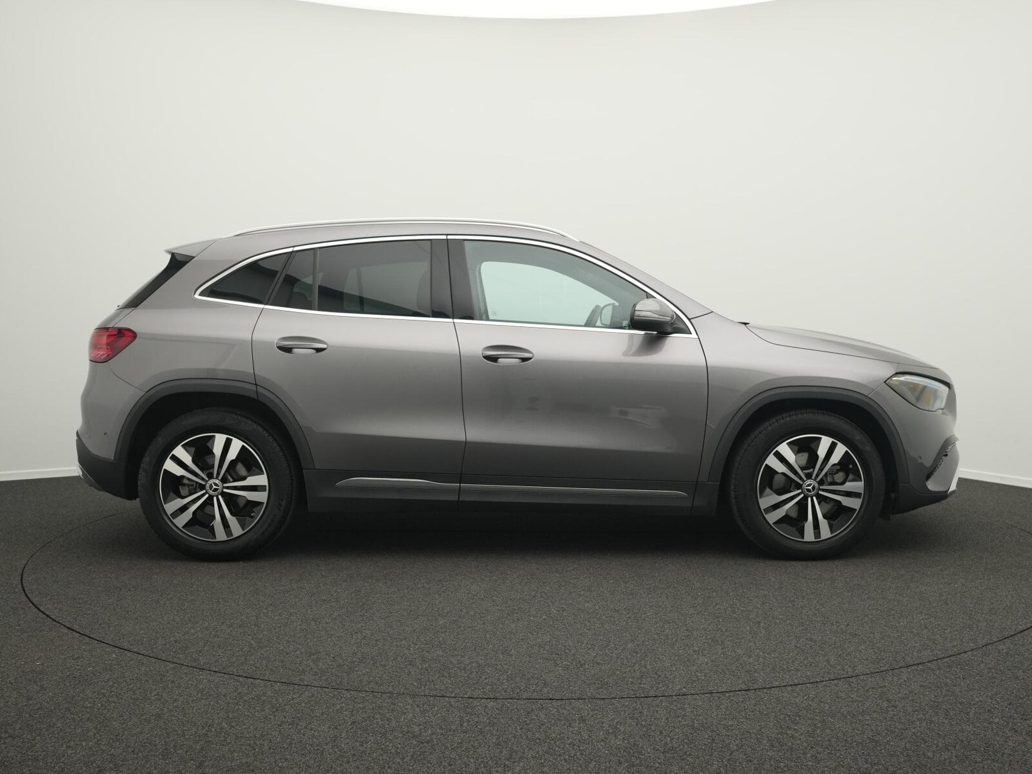 Mercedes GLA 180 Progressive LED+Kamera+Totw+EasyPack (2024) - Photo 5