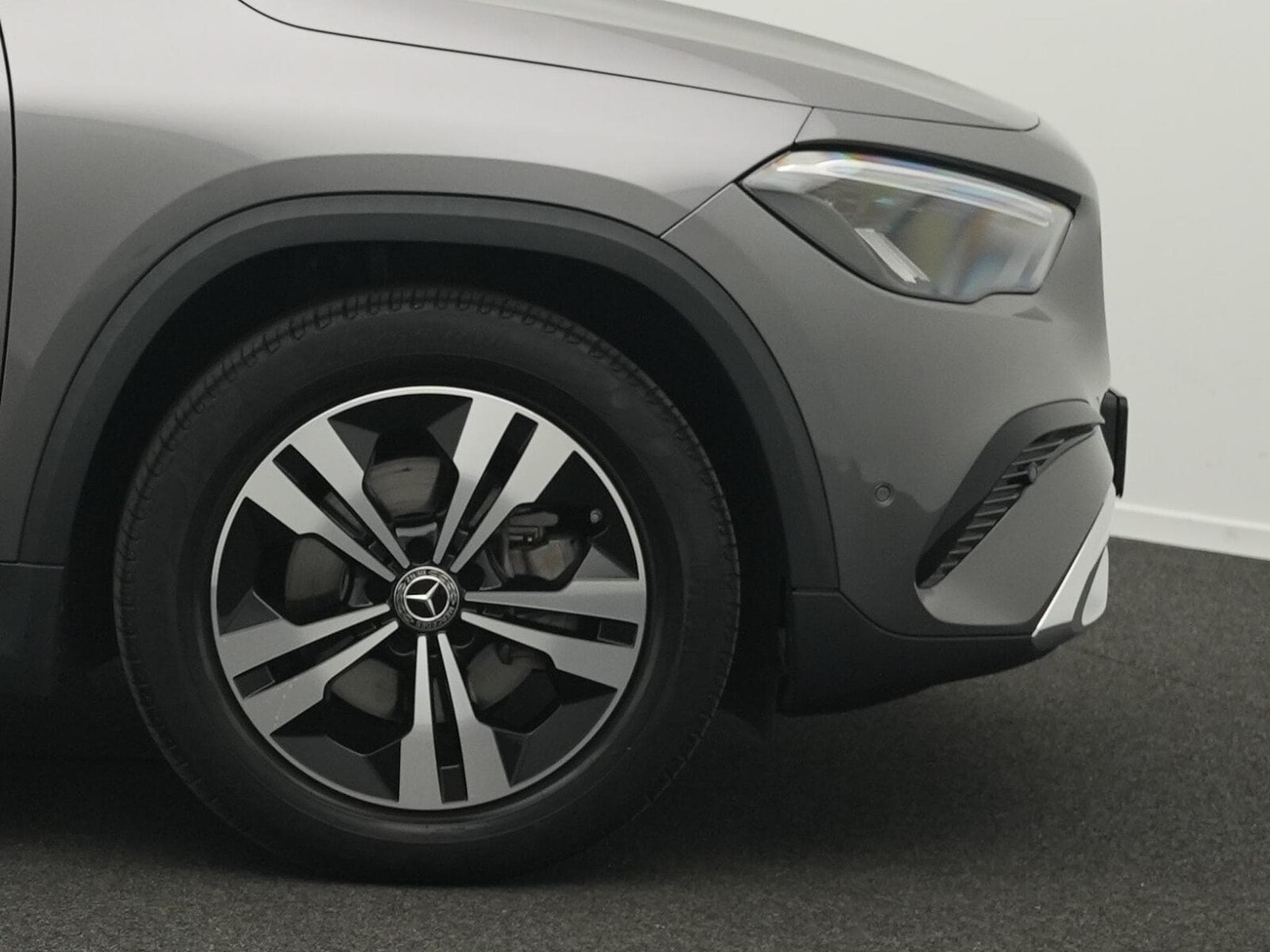 Mercedes GLA 180 Progressive LED+Kamera+Totw+EasyPack (2024) - Photo 8