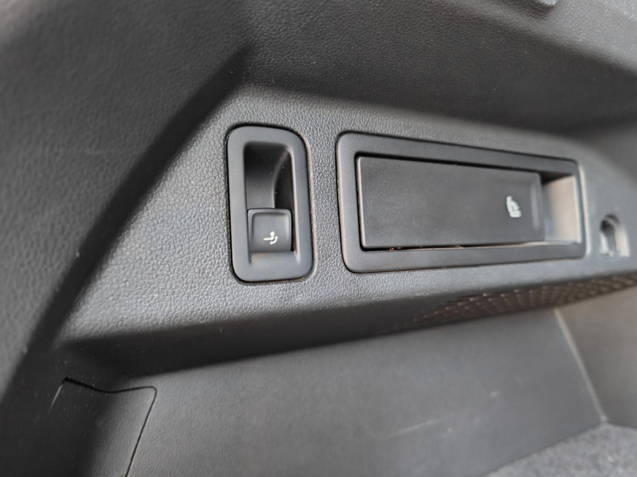 VW Tiguan 1.4 TSI R-LINE DSG CARPLAY GPS TOIT OUVRANT INTERIEUR CUIR (2017) - Photo 11
