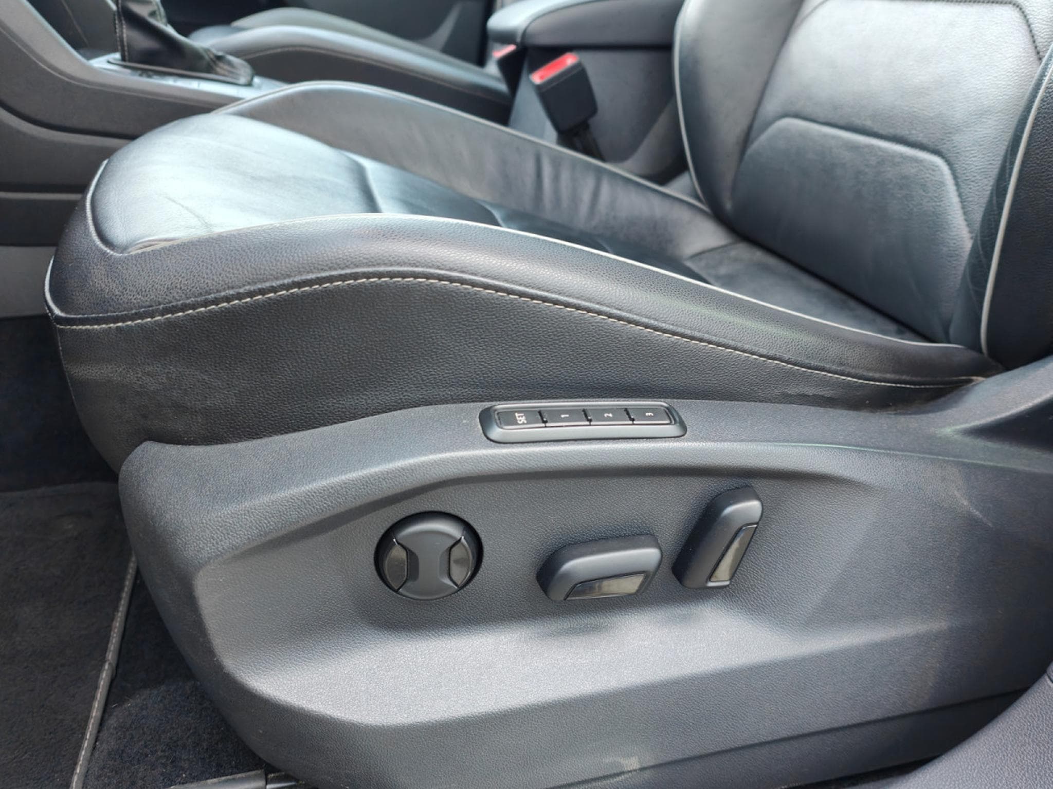 VW Tiguan 1.4 TSI R-LINE DSG CARPLAY GPS TOIT OUVRANT INTERIEUR CUIR (2017) - Photo 15