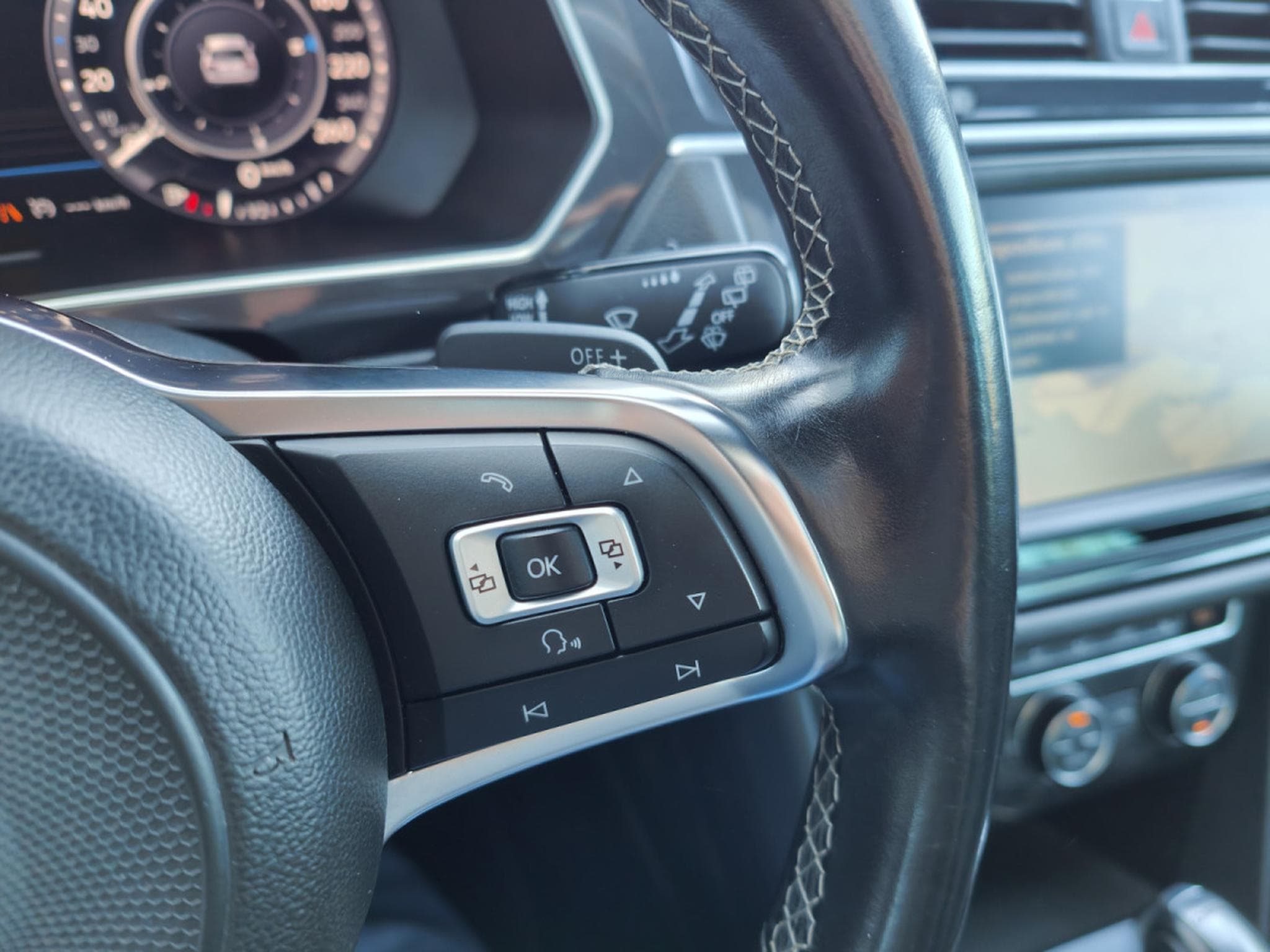 VW Tiguan 1.4 TSI R-LINE DSG CARPLAY GPS TOIT OUVRANT INTERIEUR CUIR (2017) - Photo 21