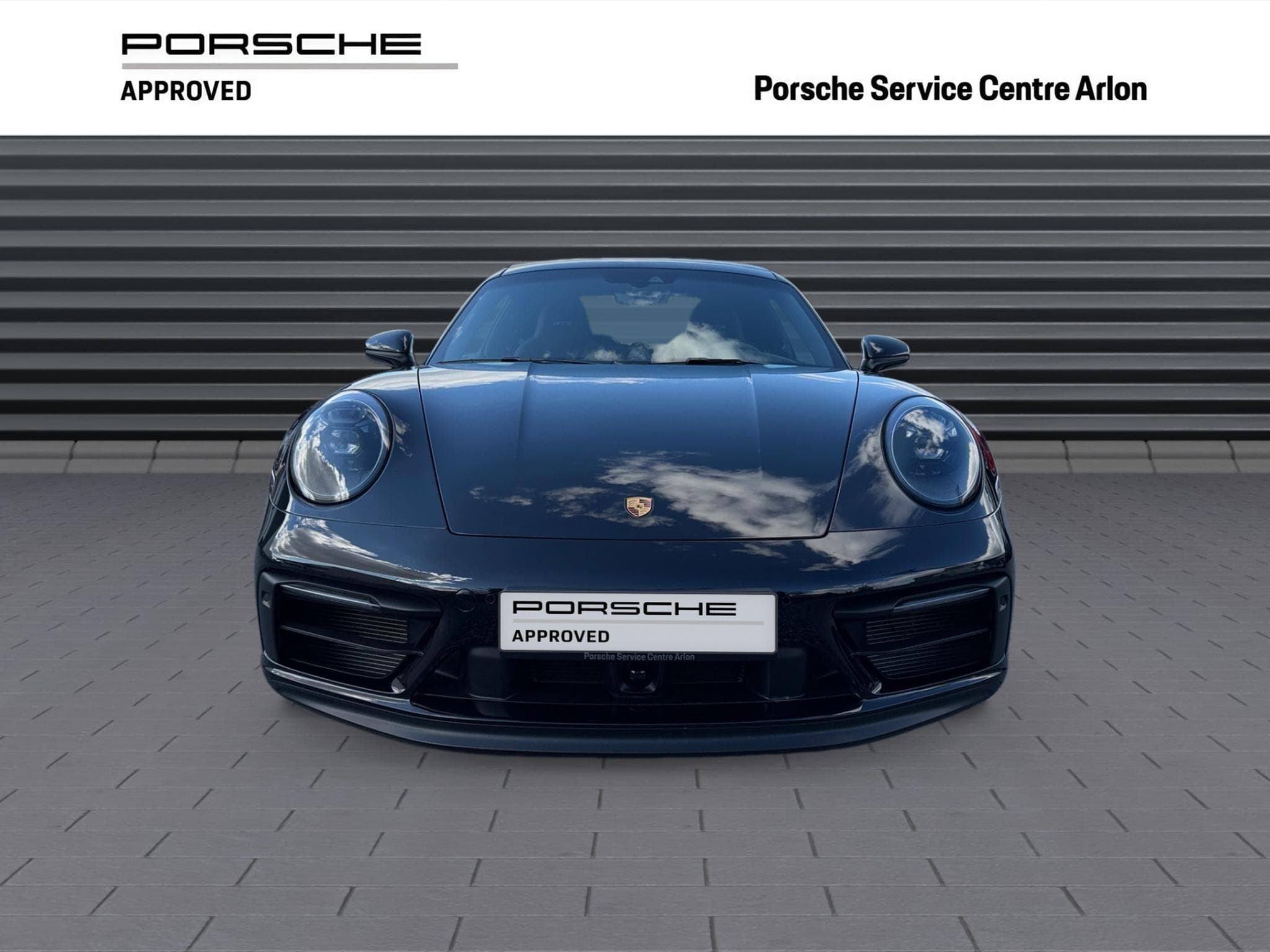 Porsche 911 992 CARRERA 4 GTS (2024) - Photo 4