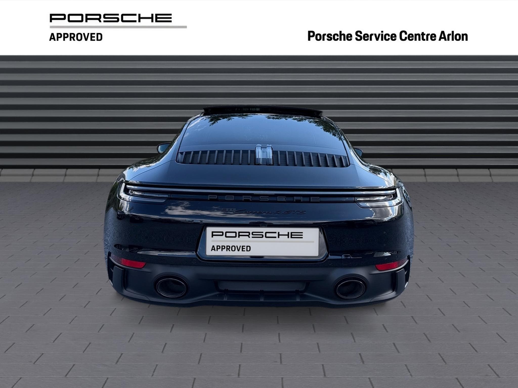 Porsche 911 992 CARRERA 4 GTS (2024) - Photo 5