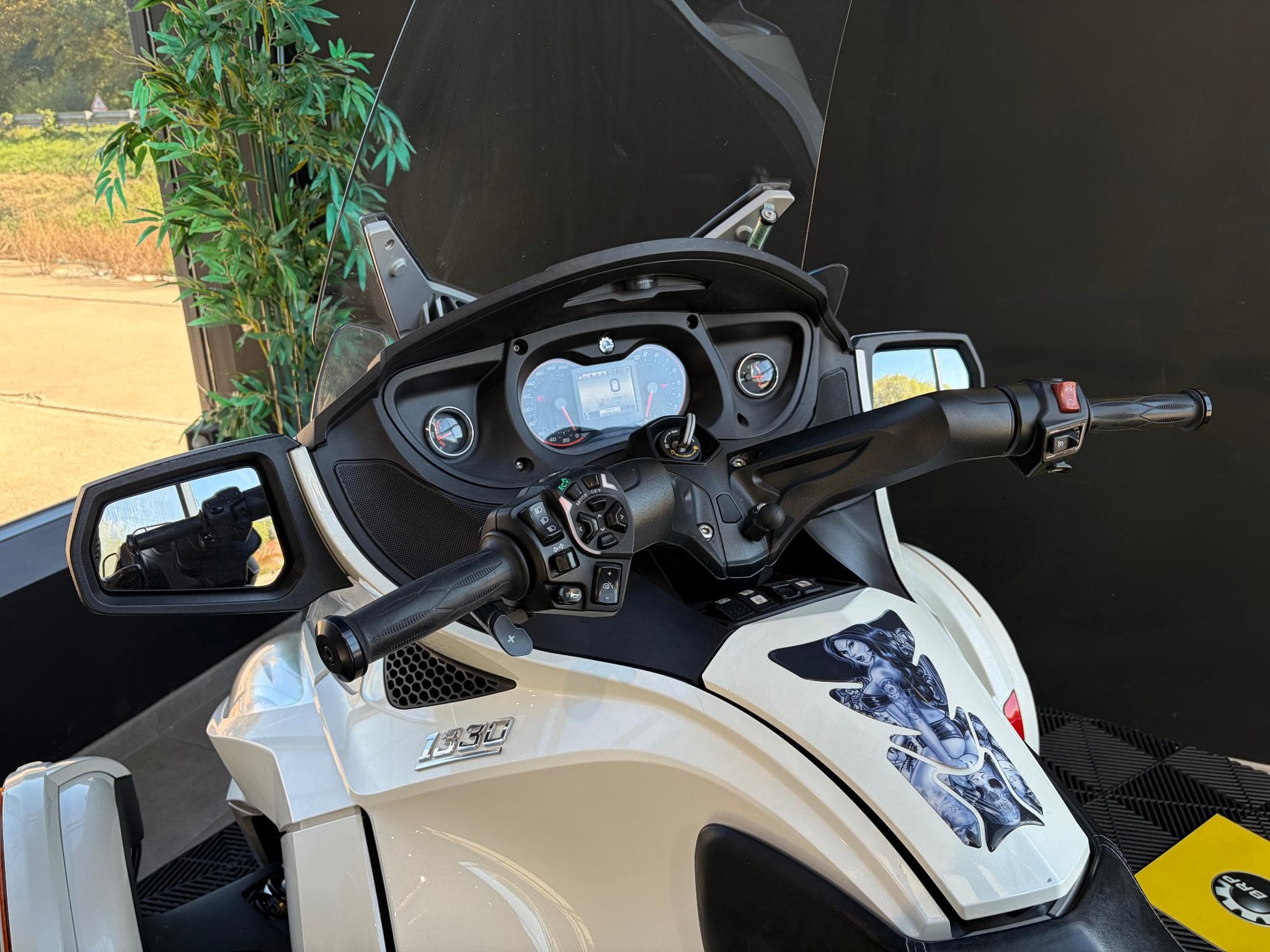 BRP Can-Am Spyder RT-S 1330 (2014) - Foto 4