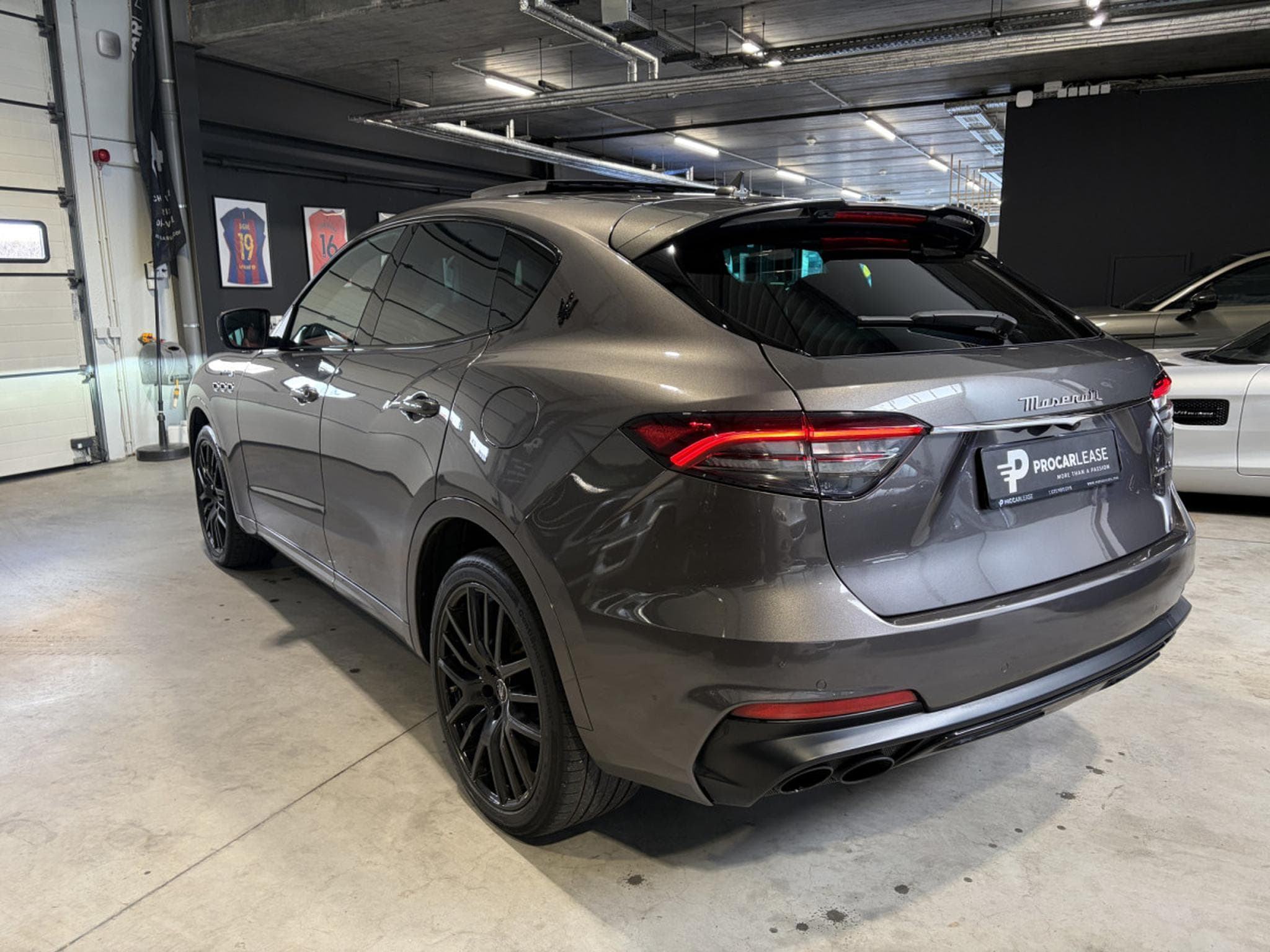 Maserati Levante Levante Modena S 3.0 V6 /PANO/ACC/360°/LUFT/Carbone /21/ (2022) - Photo 8