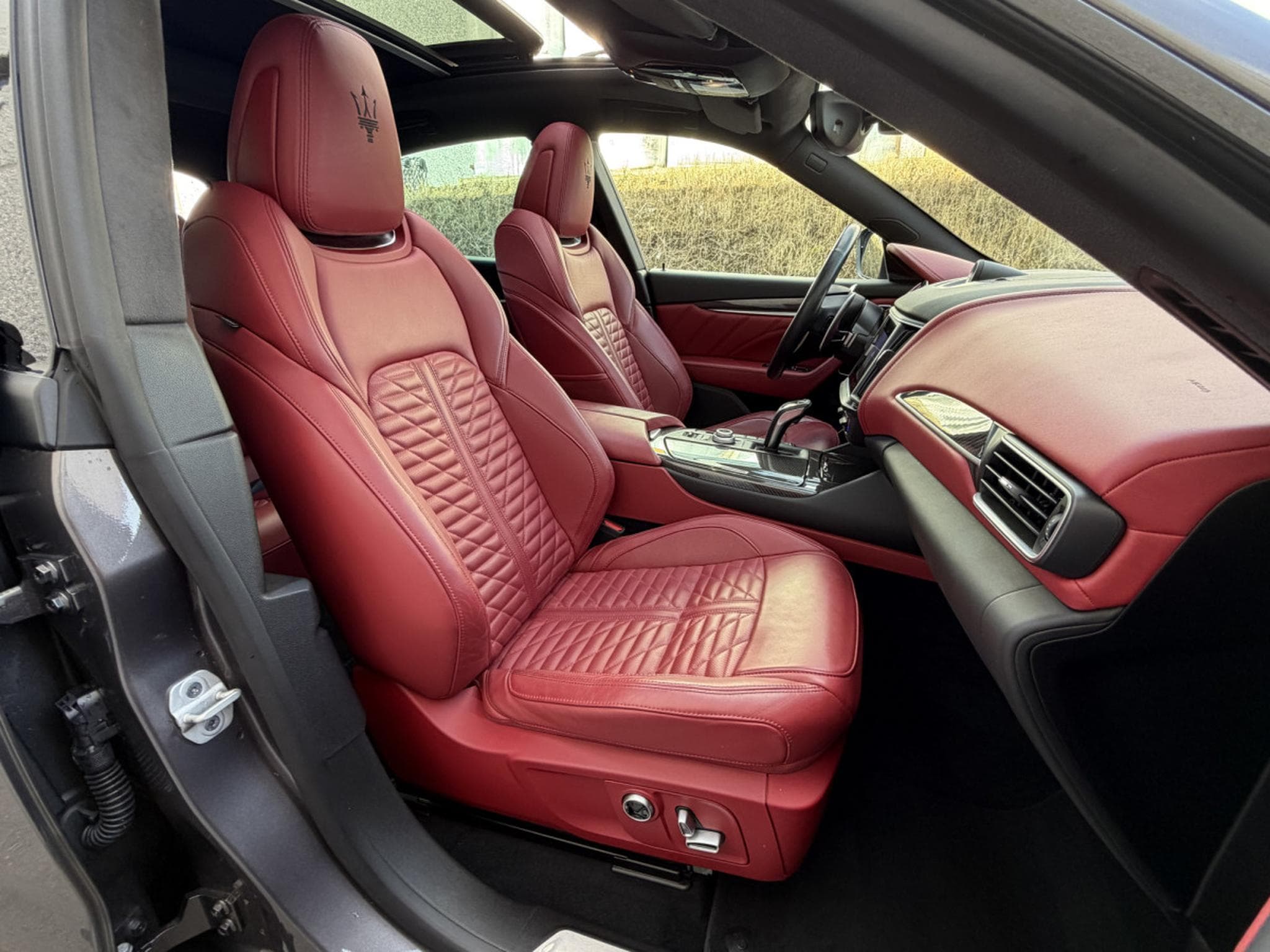 Maserati Levante Levante Modena S 3.0 V6 /PANO/ACC/360°/LUFT/Carbone /21/ (2022) - Photo 23