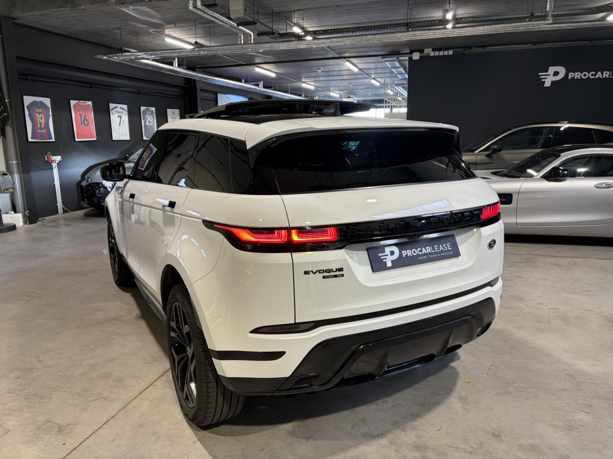 Land-Rover Range Rover Evoque Range-Rover Evoque D180 SE R DYNAMIC AWD/PANO/ACC/360/20°/ (2020) - Photo 7