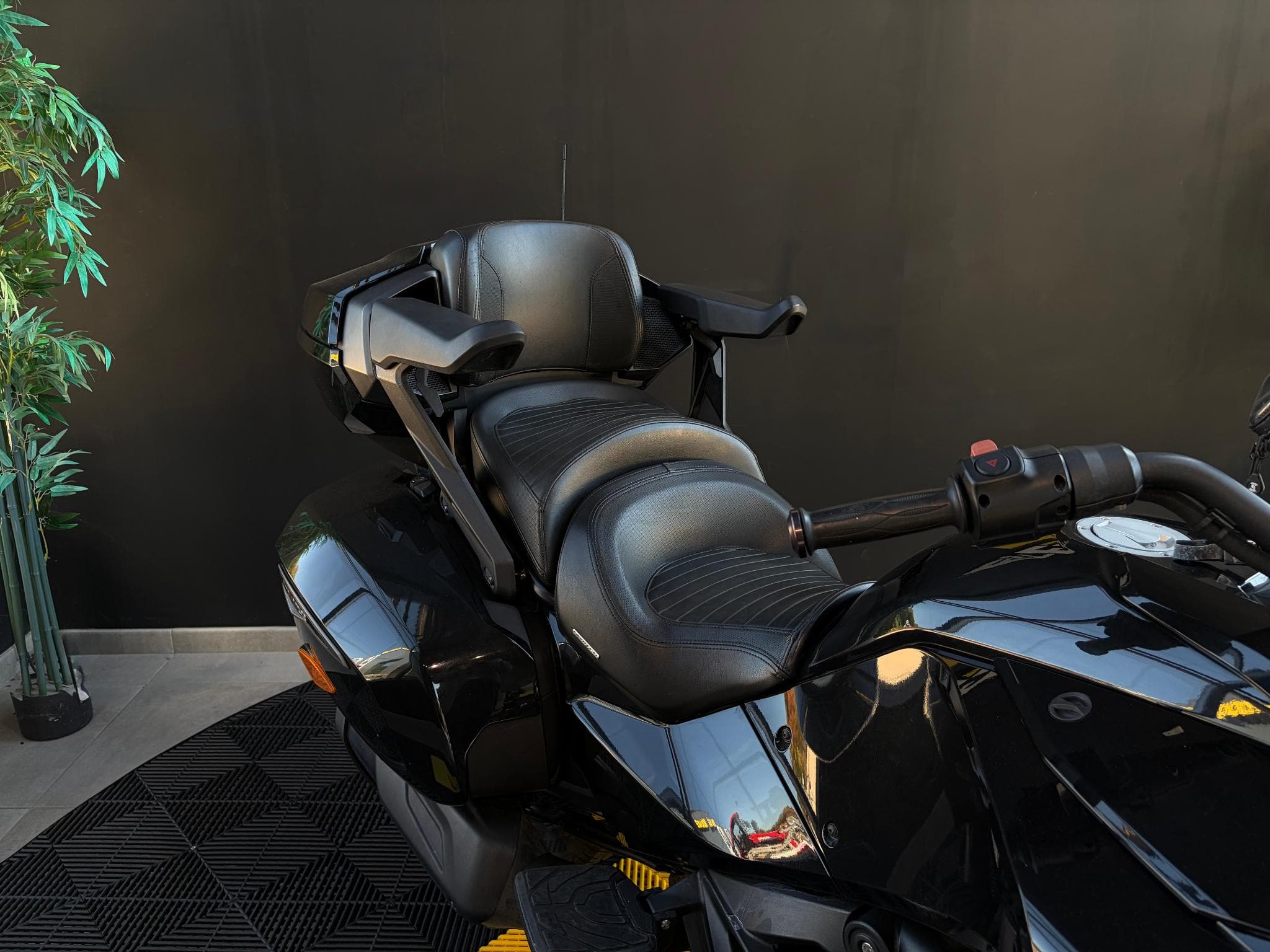 BRP Can-Am Spyder F3 LTD (2018) - Foto 3