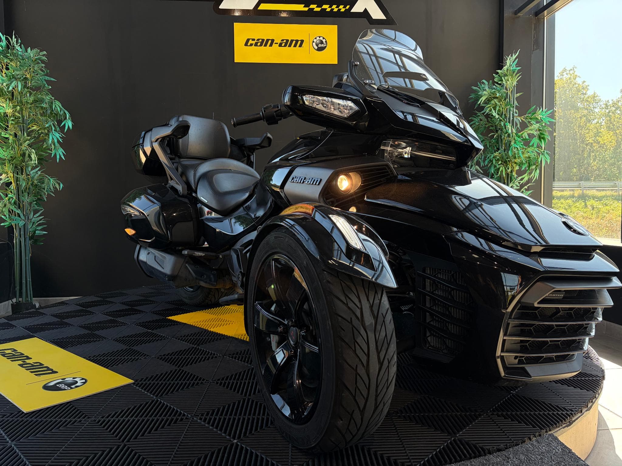 BRP Can-Am Spyder F3 LTD (2018) - Foto 1