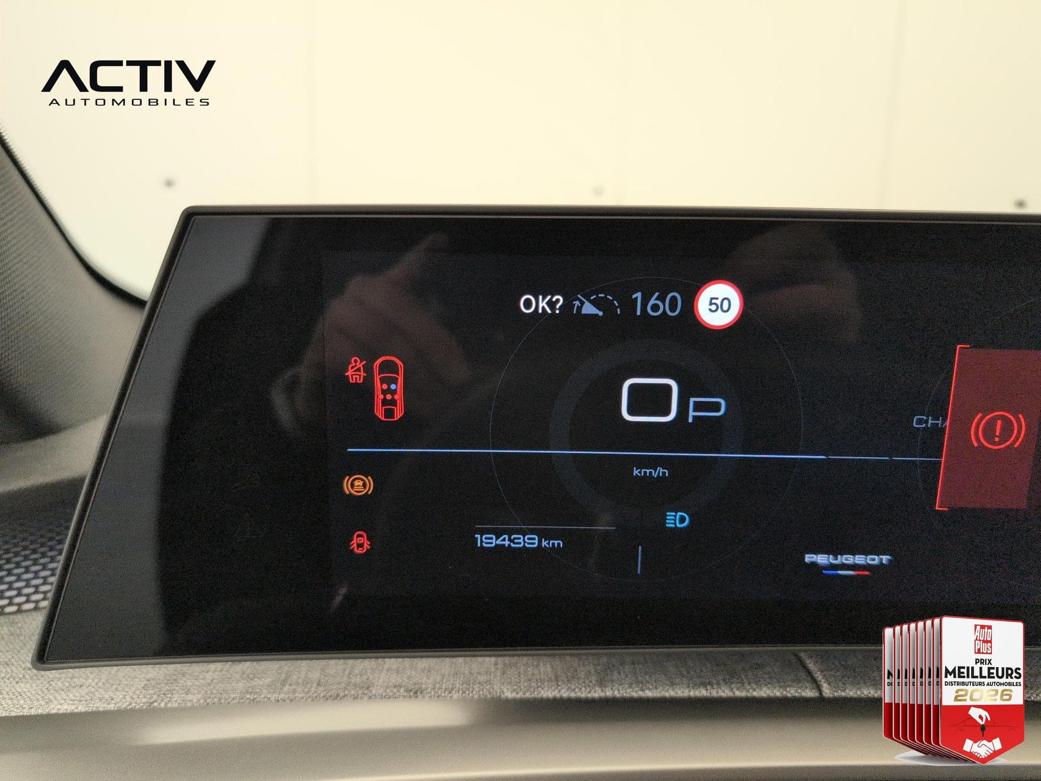 Peugeot 3008 Hybrid 145 e-DCS6 GT (2025) - Photo 24