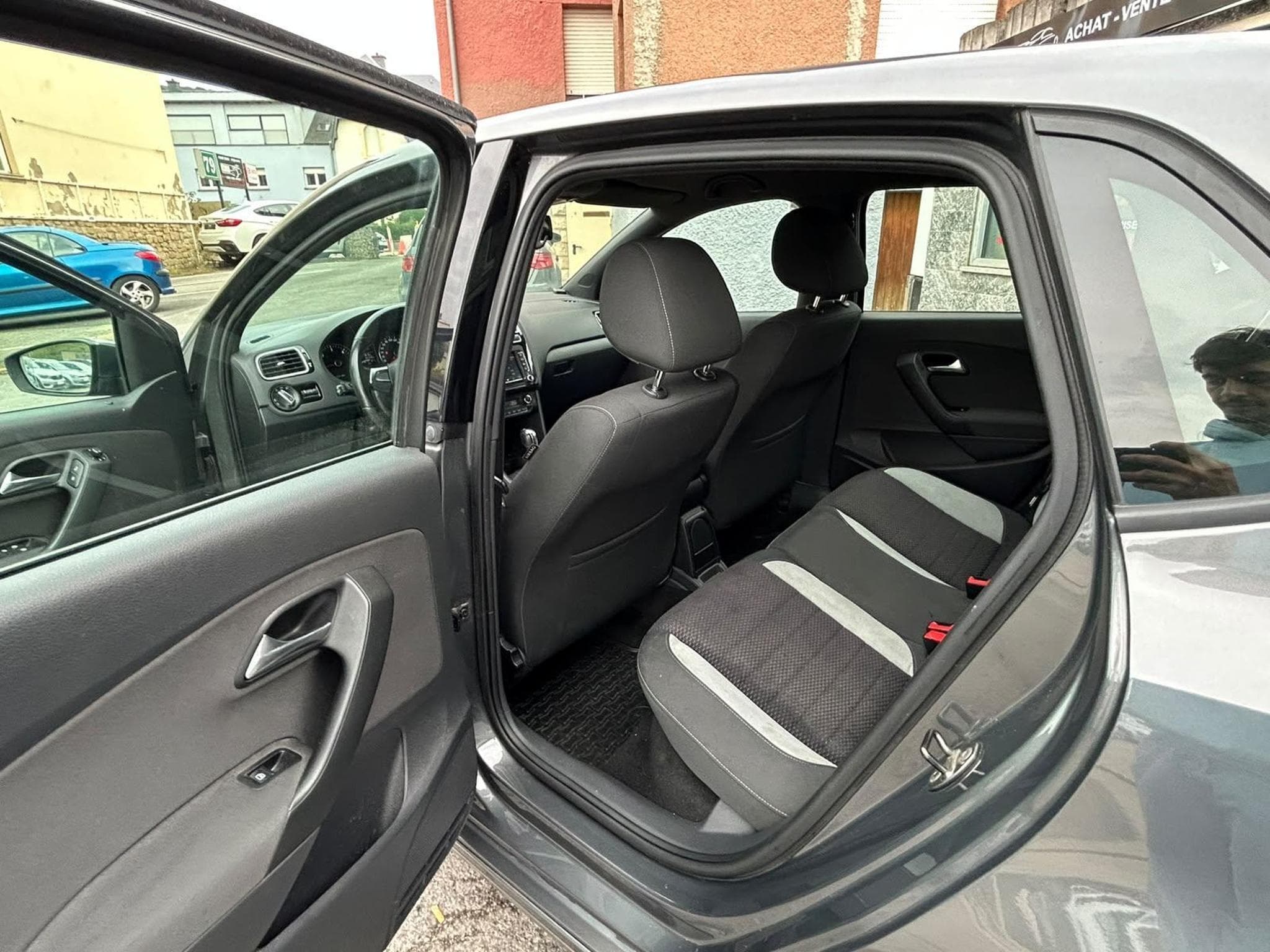 VW Polo 1.6 TDI DSG R LINE 5 PORTES (2013) - Foto 11
