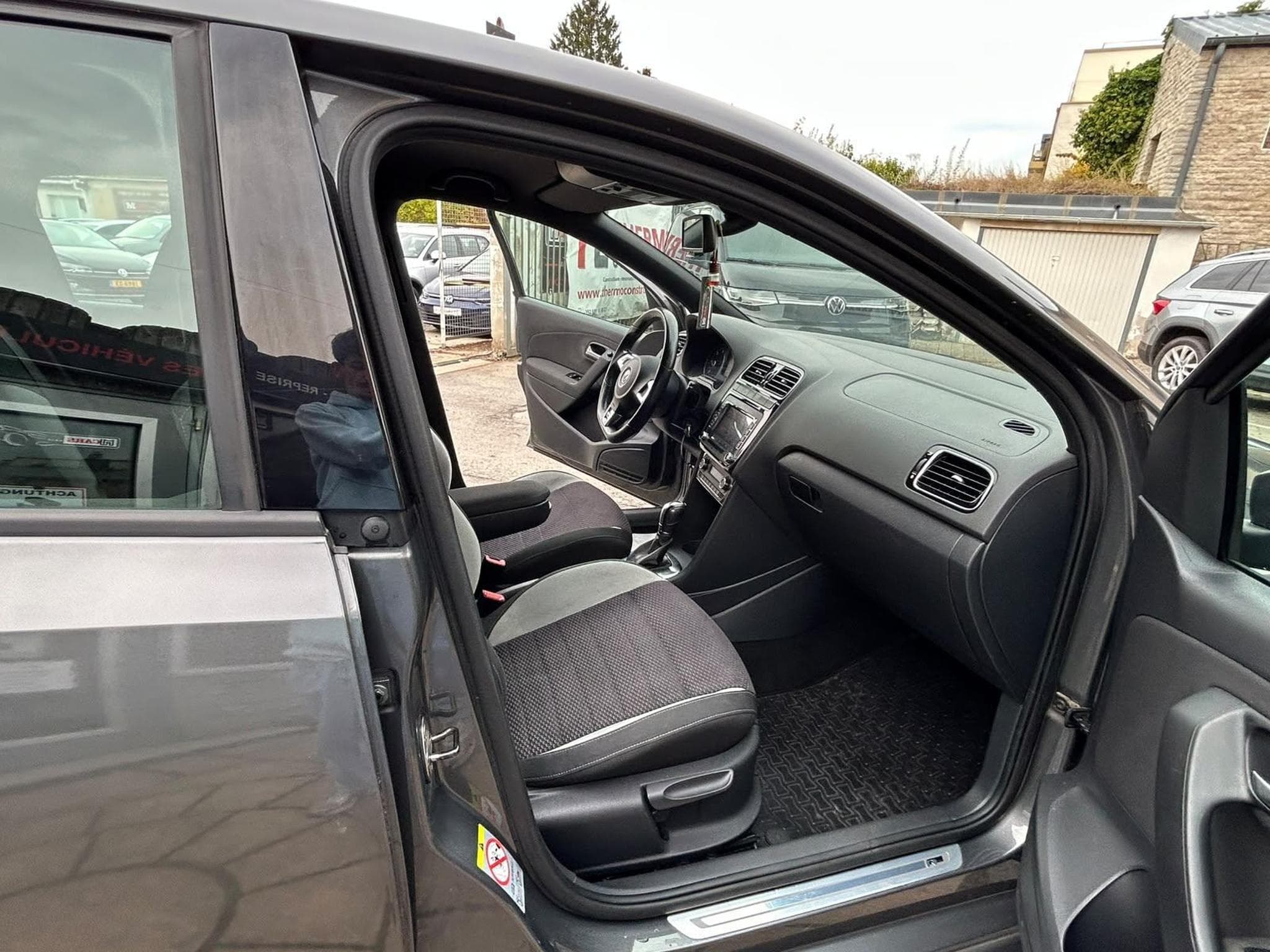 VW Polo 1.6 TDI DSG R LINE 5 PORTES (2013) - Foto 12