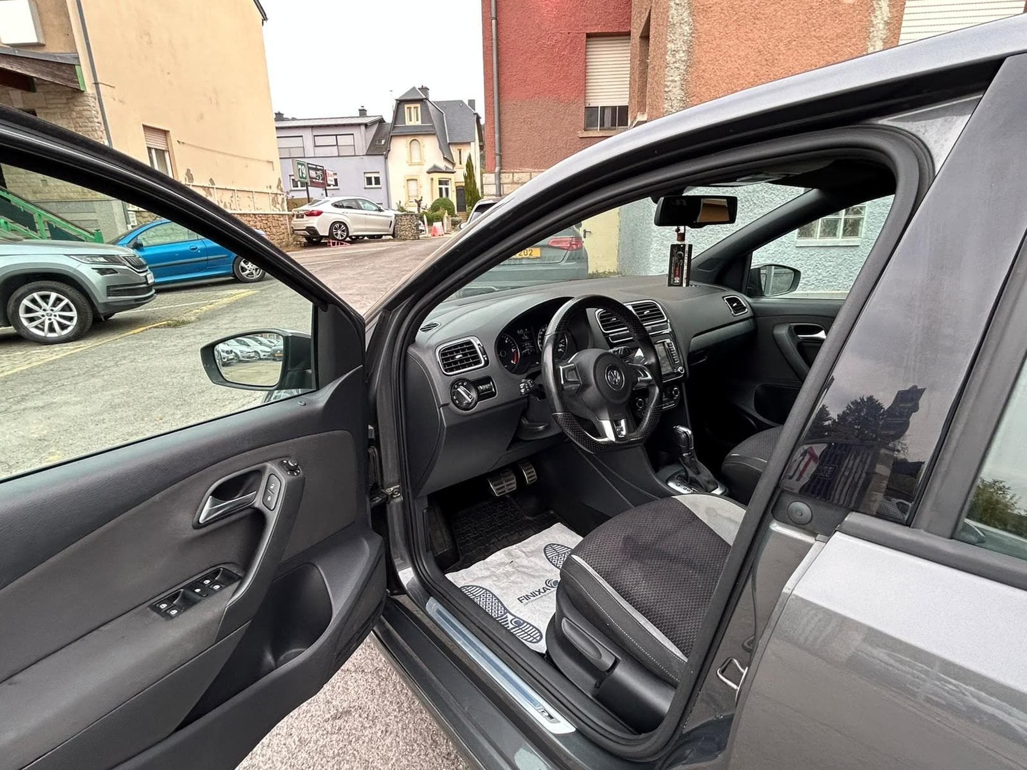 VW Polo 1.6 TDI DSG R LINE 5 PORTES (2013) - Foto 10