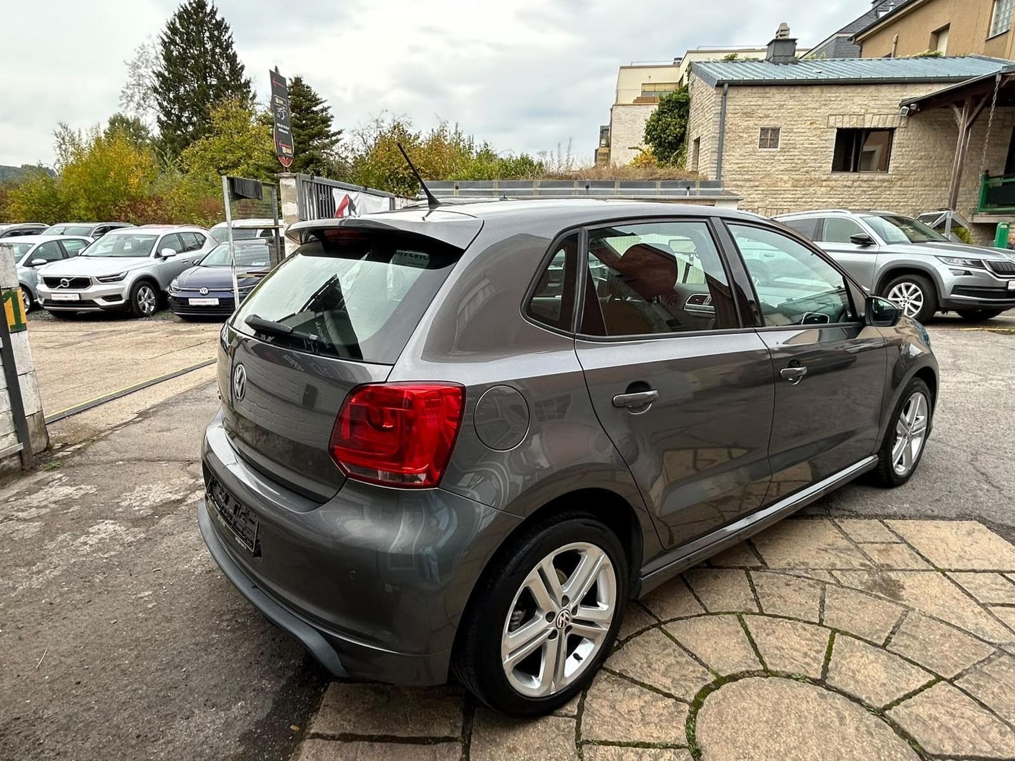 VW Polo 1.6 TDI DSG R LINE 5 PORTES (2013) - Foto 6