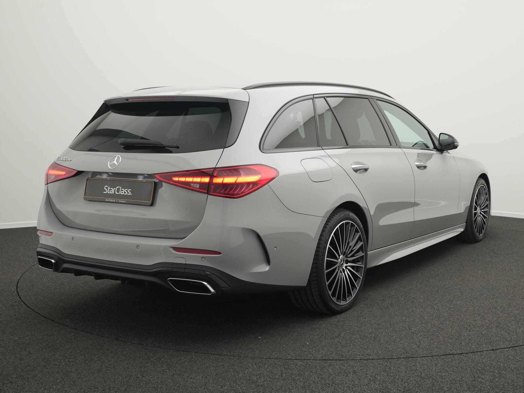 Mercedes C 300 de T AMG-Line Digital+Pano+AHK+Night+360° (2026) - Photo 3