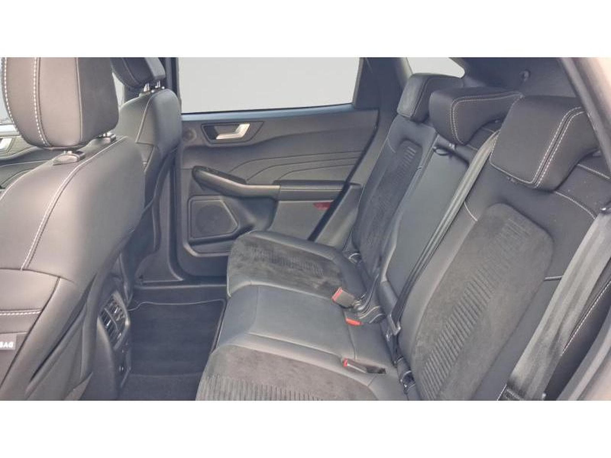 Ford Kuga III Active X (2024) - Photo 9