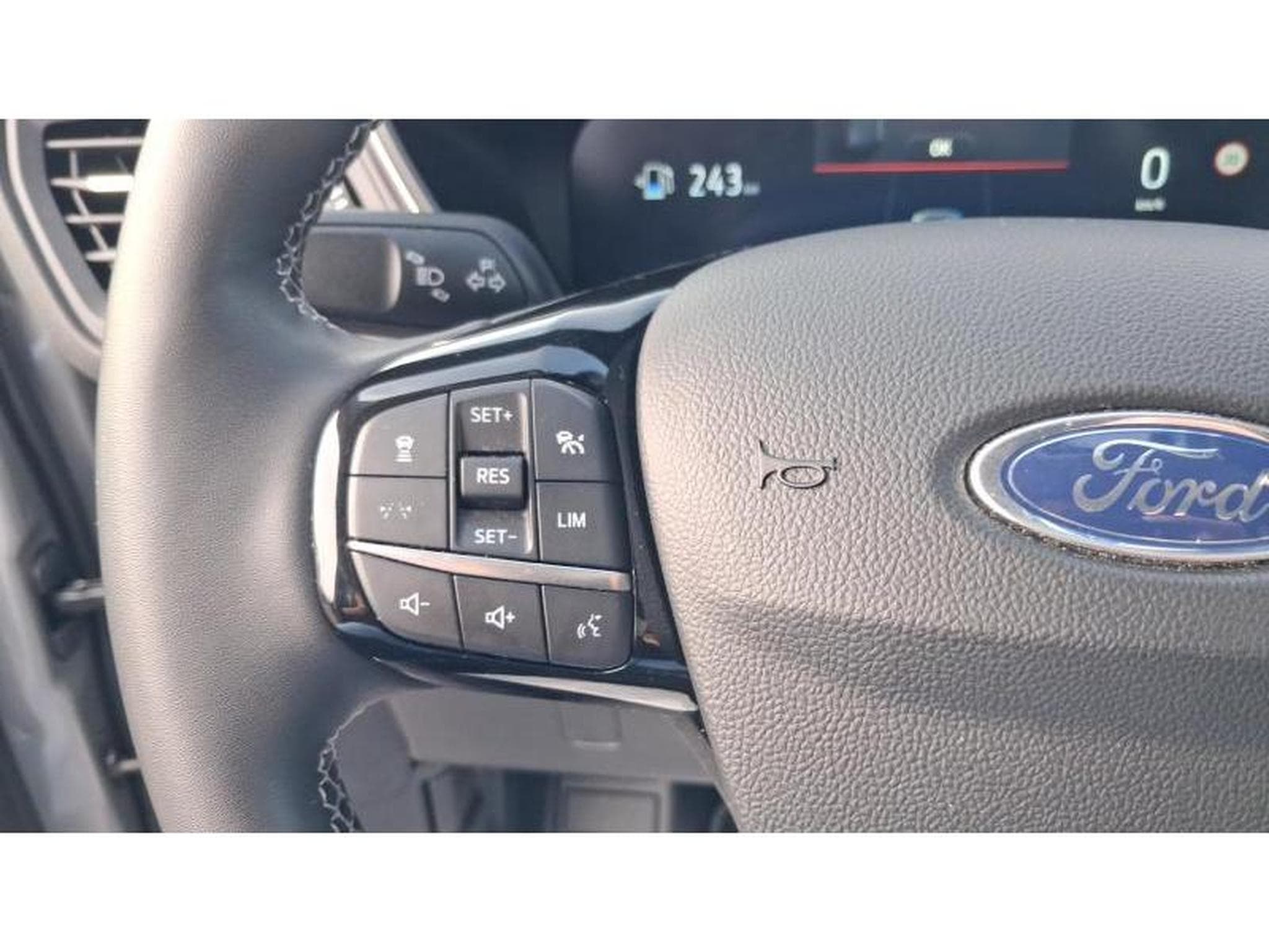 Ford Kuga III Active X (2024) - Photo 19