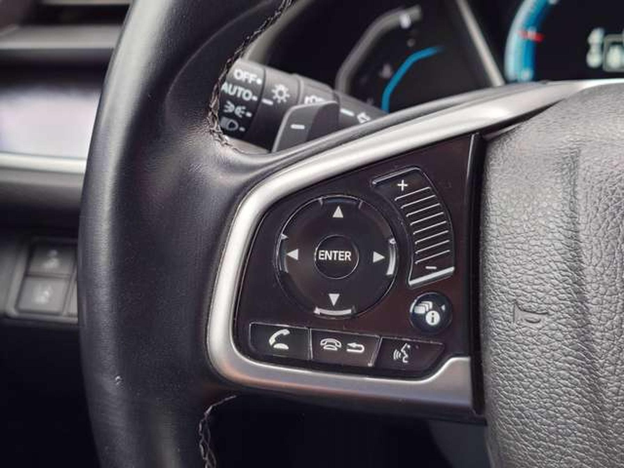 Honda Civic Civic 1.5 i-VTEC 182 Executive AUTOMATIQUE (2018) - Photo 13
