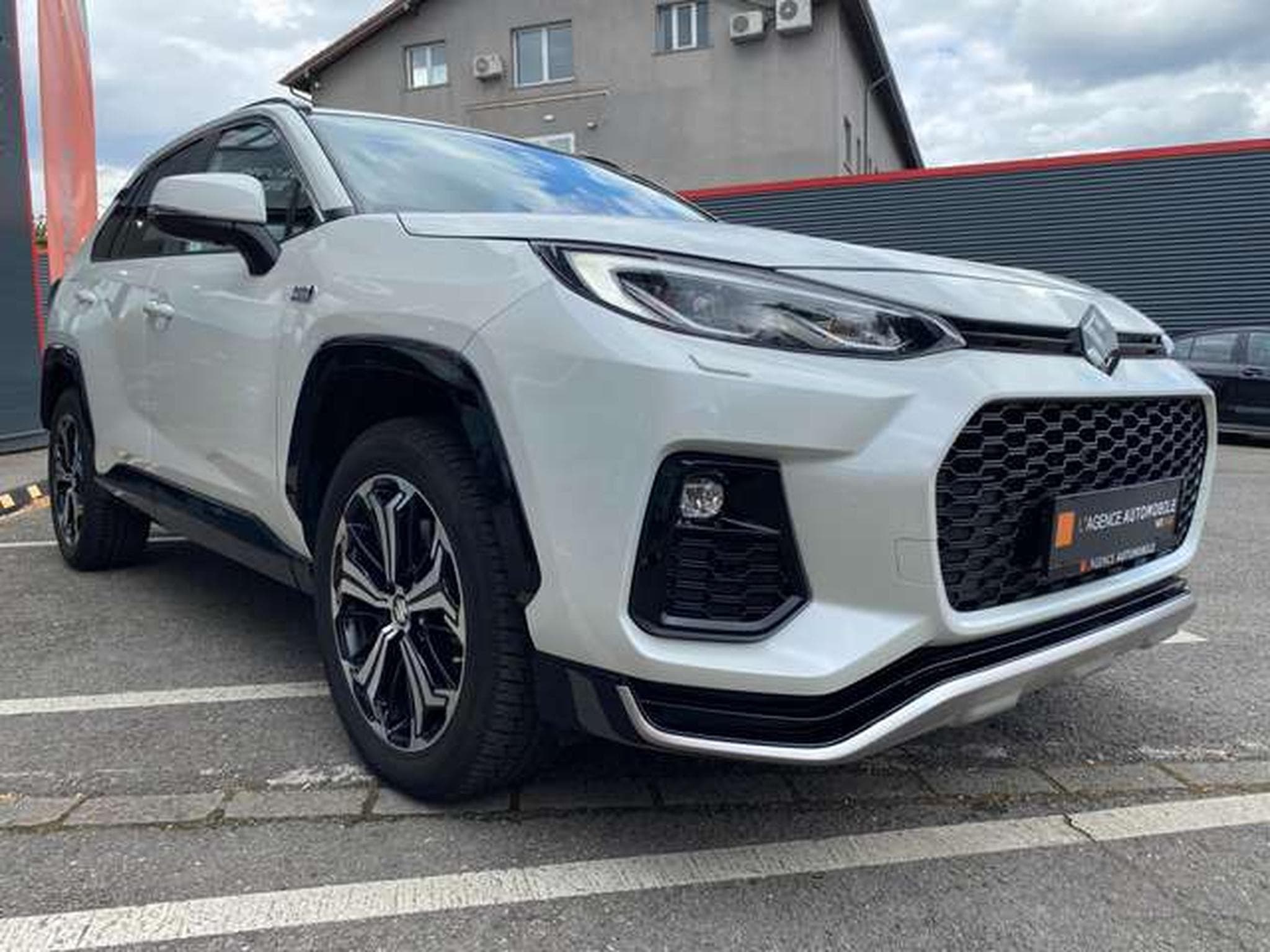 Suzuki Across Across PLUG-IN HYBRID (2022) - Foto 3