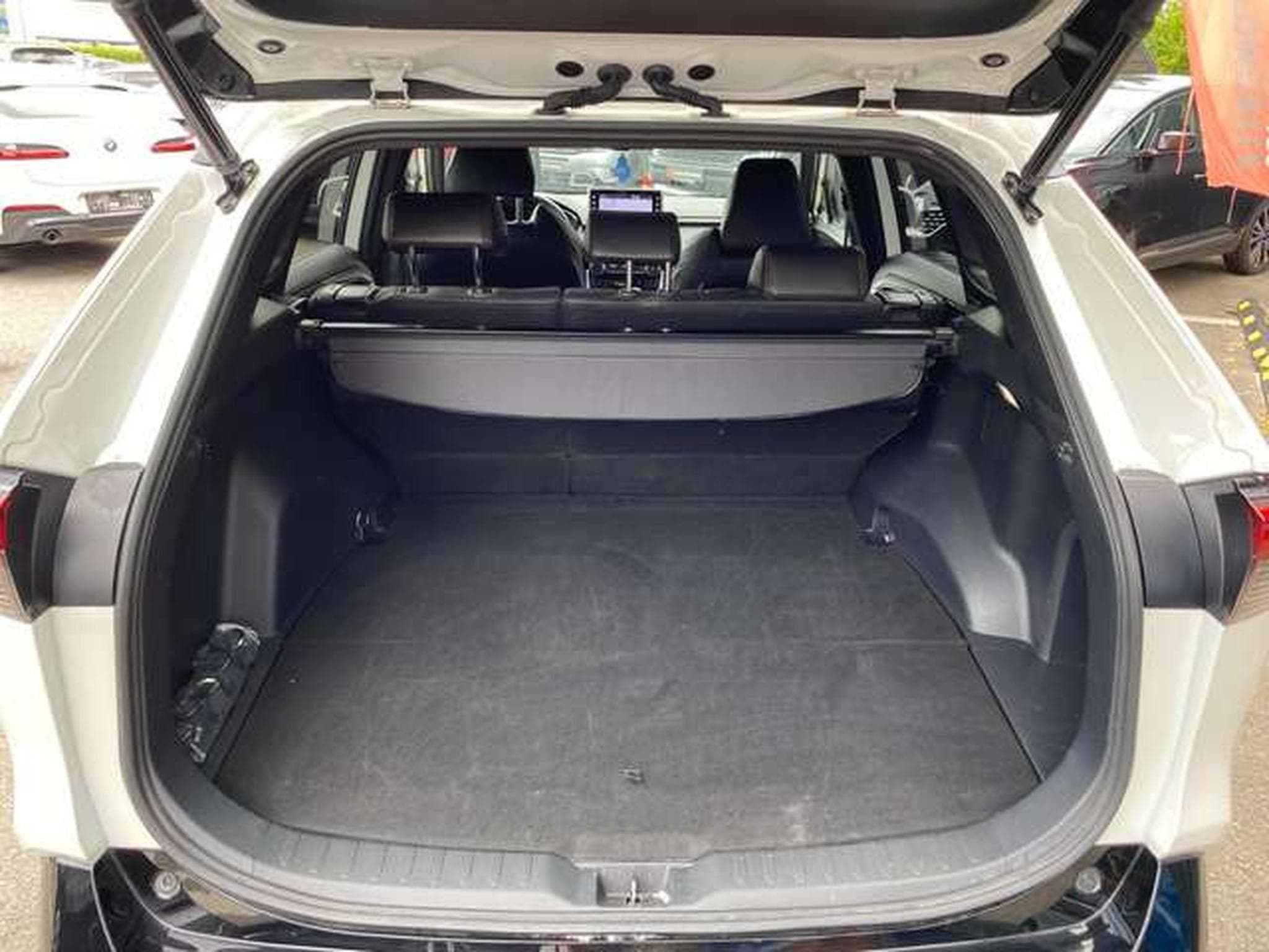 Suzuki Across Across PLUG-IN HYBRID (2022) - Foto 13