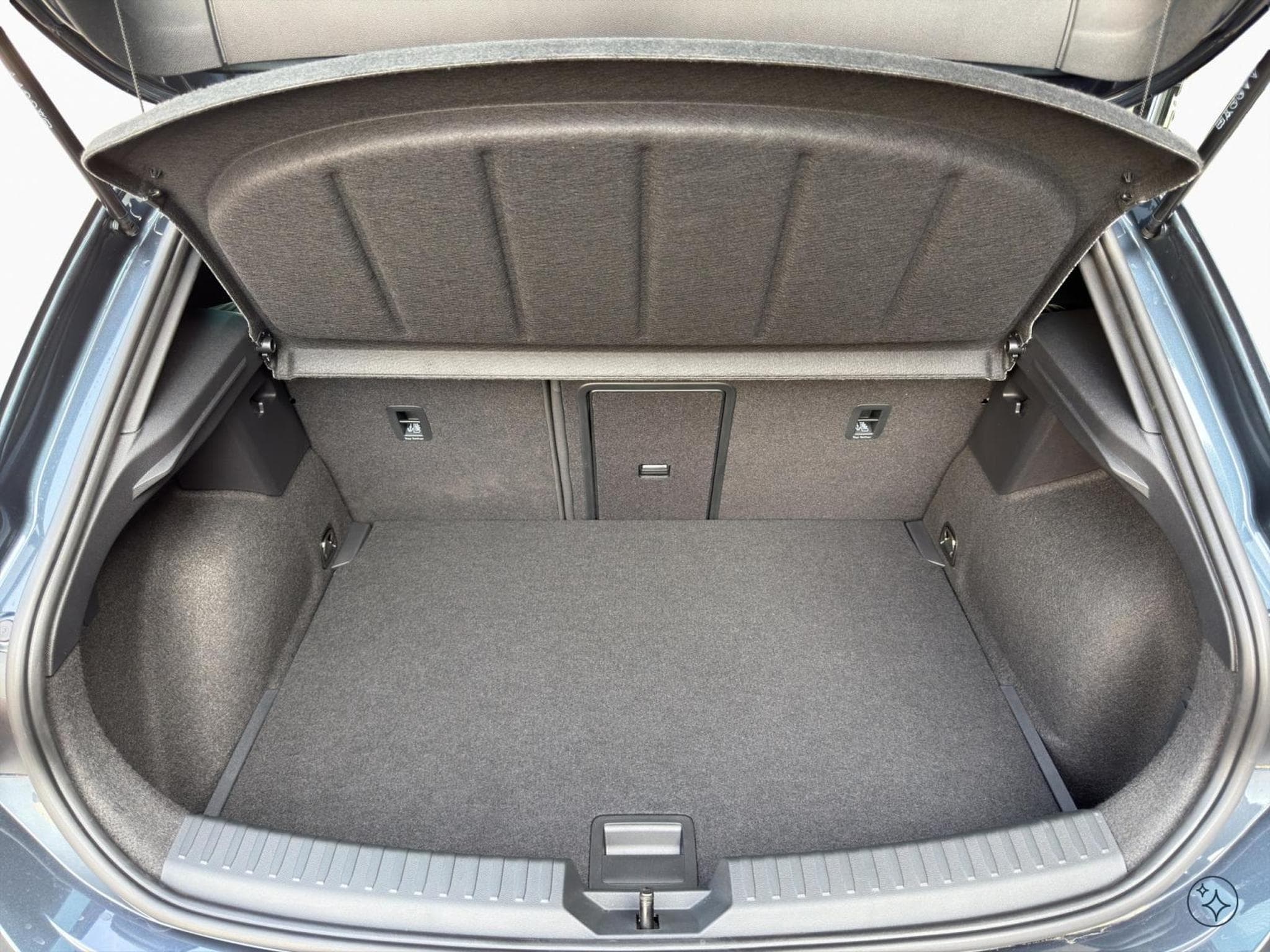 Cupra Leon 1.5 eTSI DSG (2026) - Photo 12