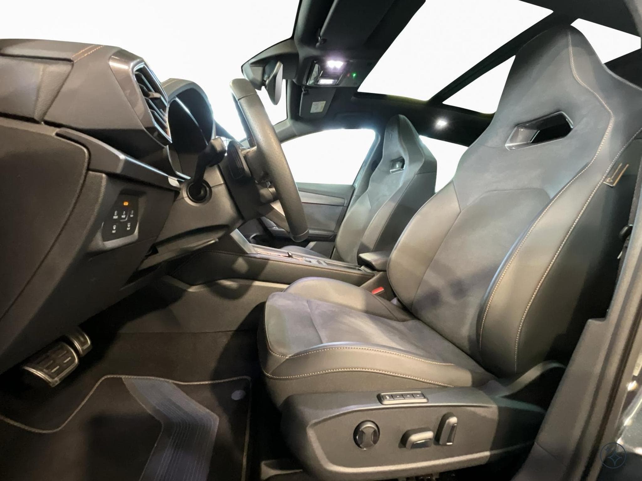 Cupra Formentor VZ+4Drive+Dynamic-Design+Sennheiser+Pure-Performance (2025) - Foto 9