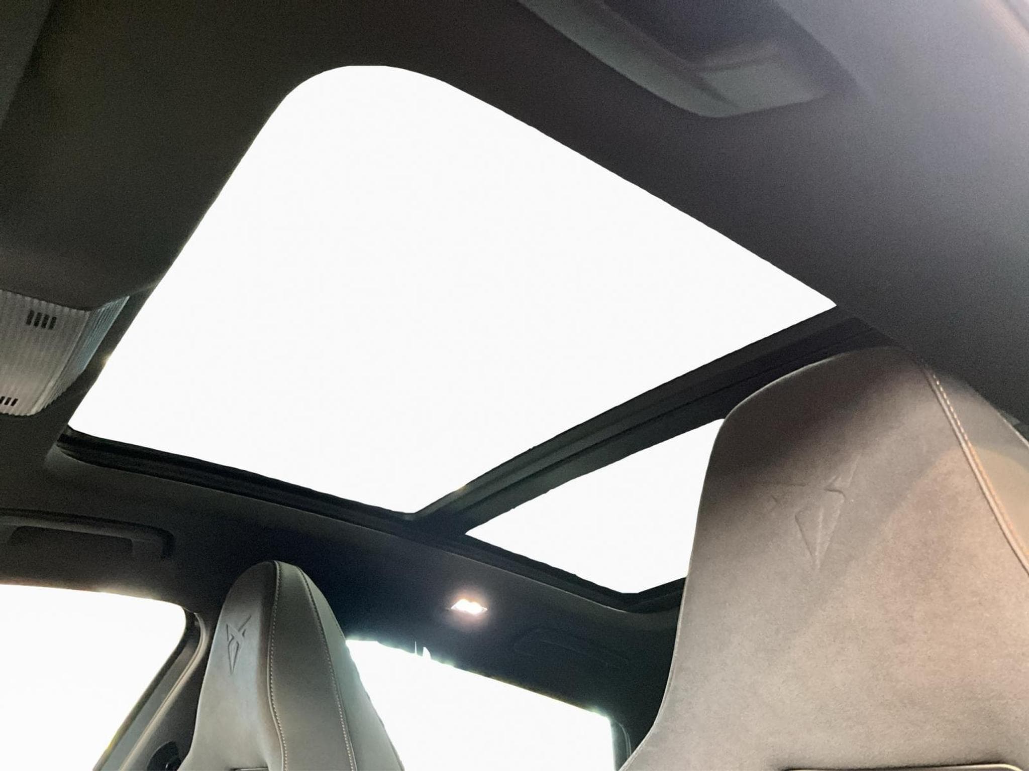 Cupra Formentor VZ+4Drive+Dynamic-Design+Sennheiser+Pure-Performance (2025) - Foto 15