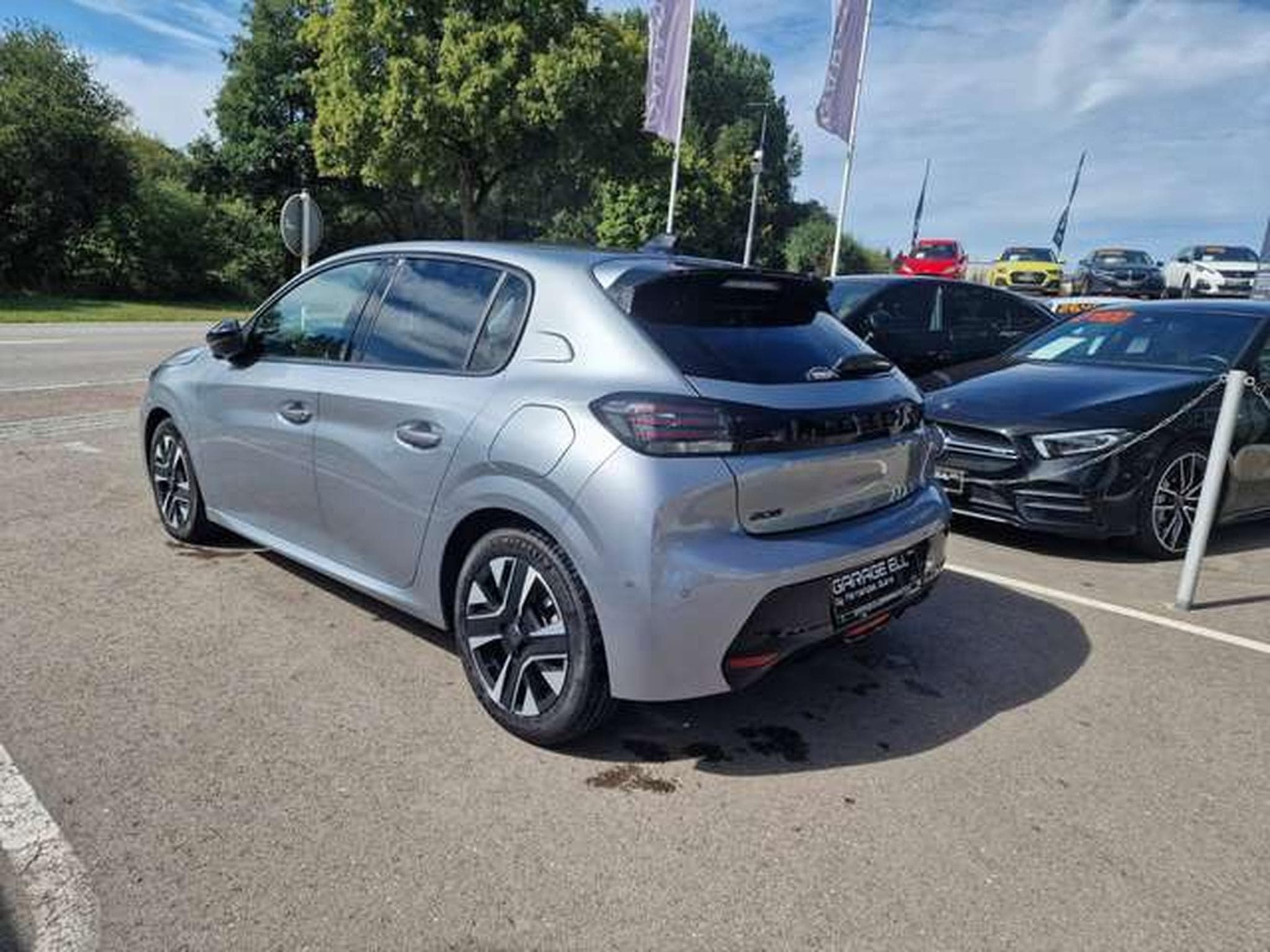 Peugeot 208 Allure (2024) - Foto 2