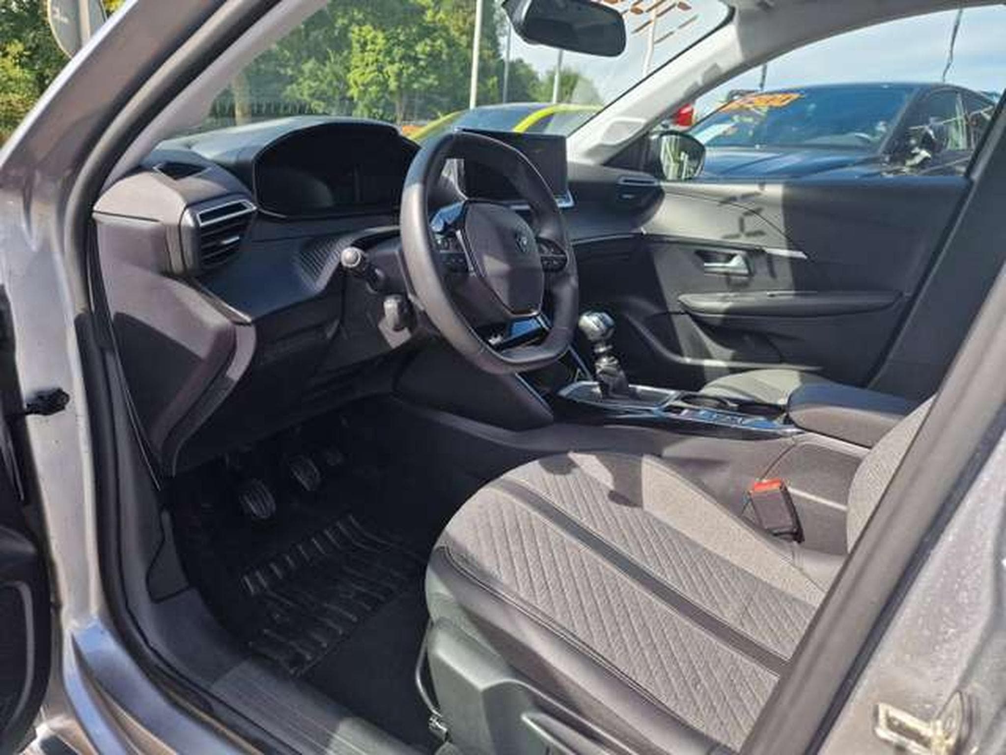 Peugeot 208 Allure (2024) - Foto 5