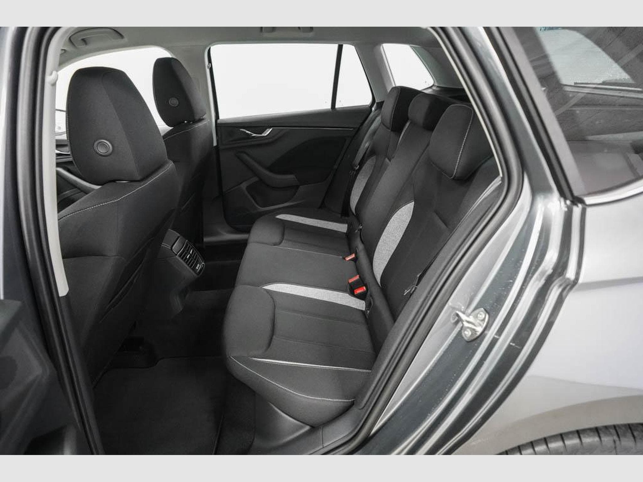 Skoda Kamiq 1,0 TSI DSG (2026) - Foto 15