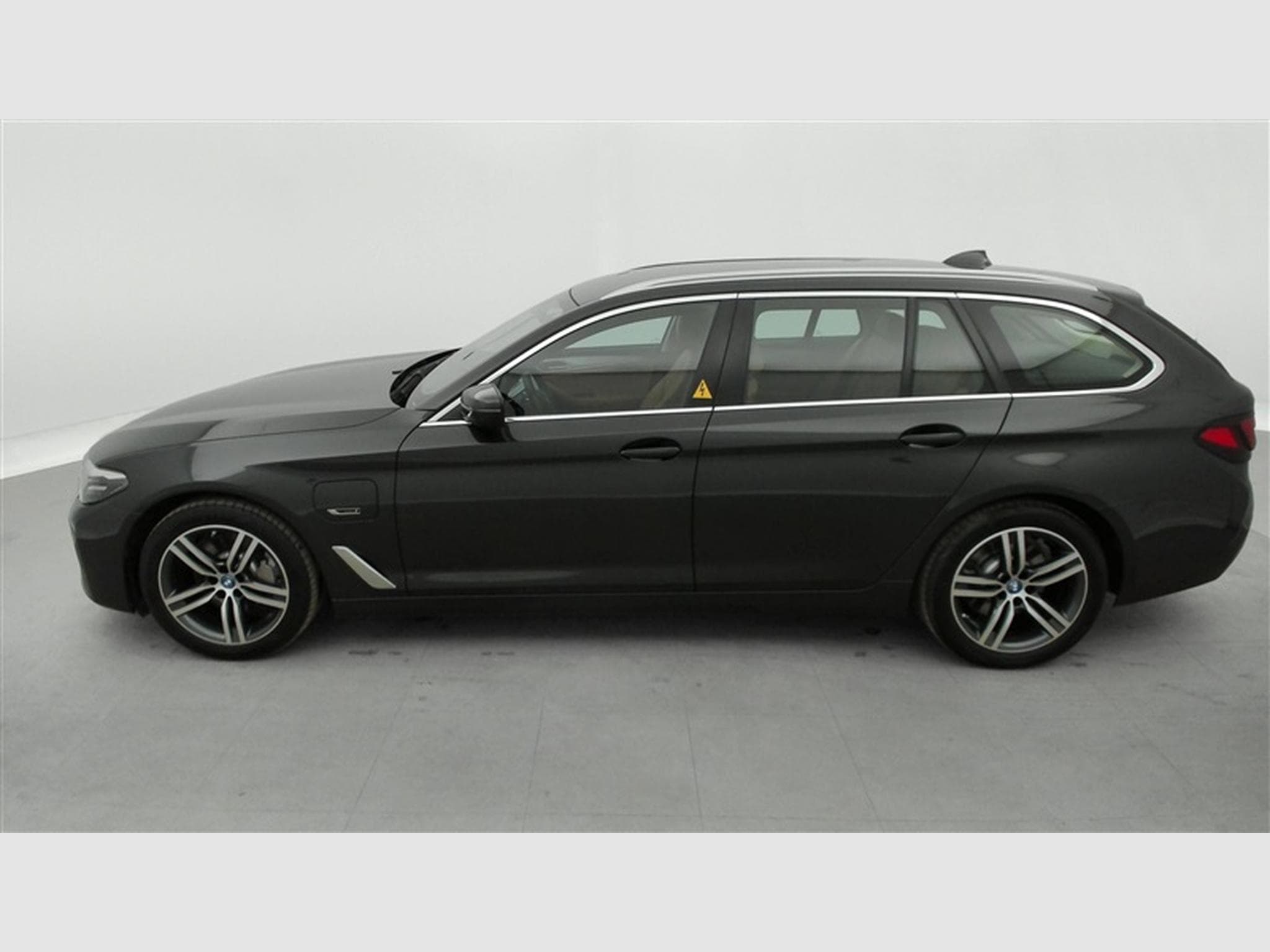 BMW 520 Touring 520eA PHEV NAVI / CUIR / FULL LED (2022) - Foto 3
