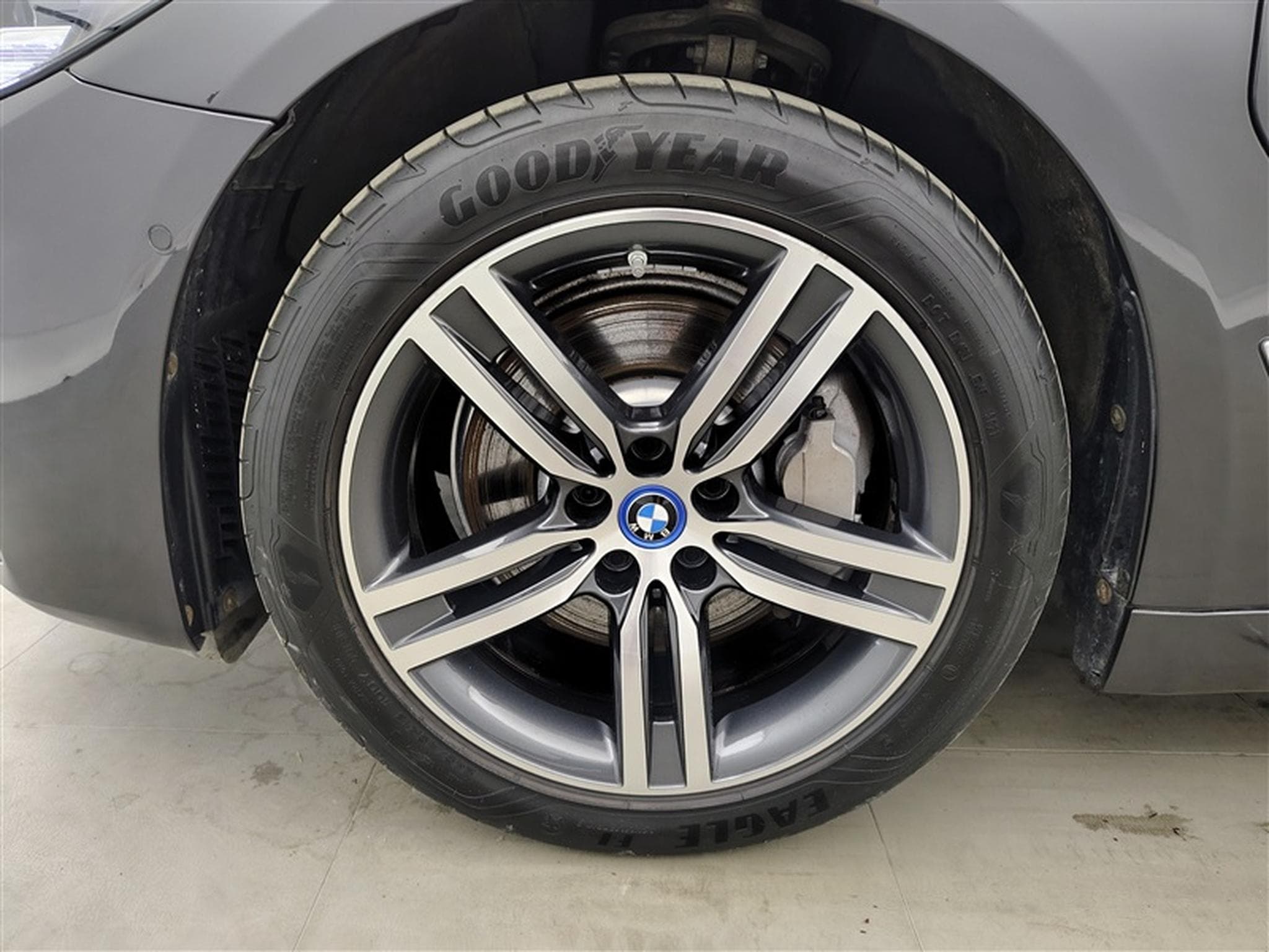 BMW 520 Touring 520eA PHEV NAVI / CUIR / FULL LED (2022) - Foto 6
