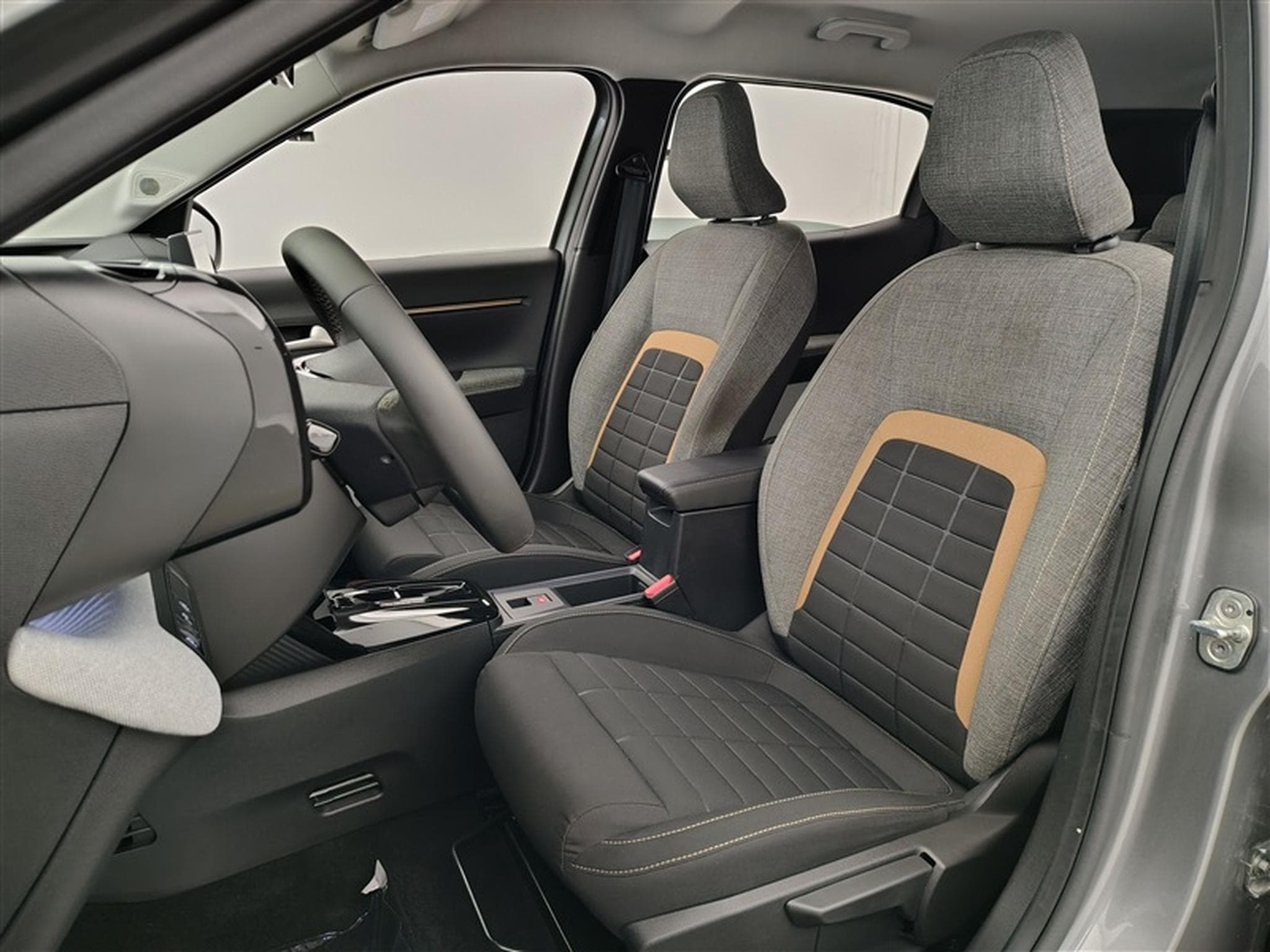 Citroen C3 Aircross 1.2 Hybrid 145Cv e-DCS6 Plus CARPLAY / CAMERA / FULL LED (2025) - Photo 7
