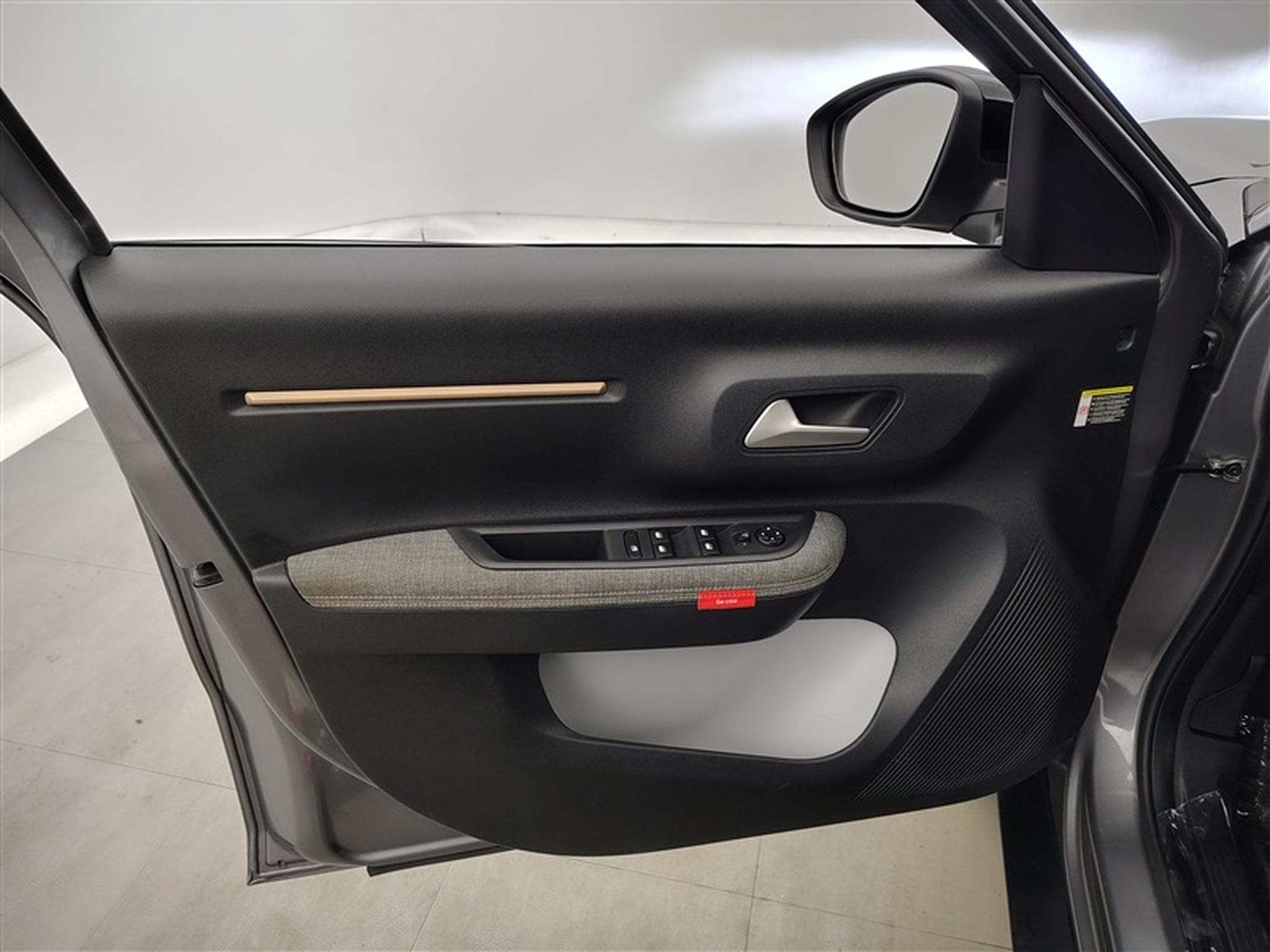 Citroen C3 Aircross 1.2 Hybrid 145Cv e-DCS6 Plus CARPLAY / CAMERA / FULL LED (2025) - Photo 17