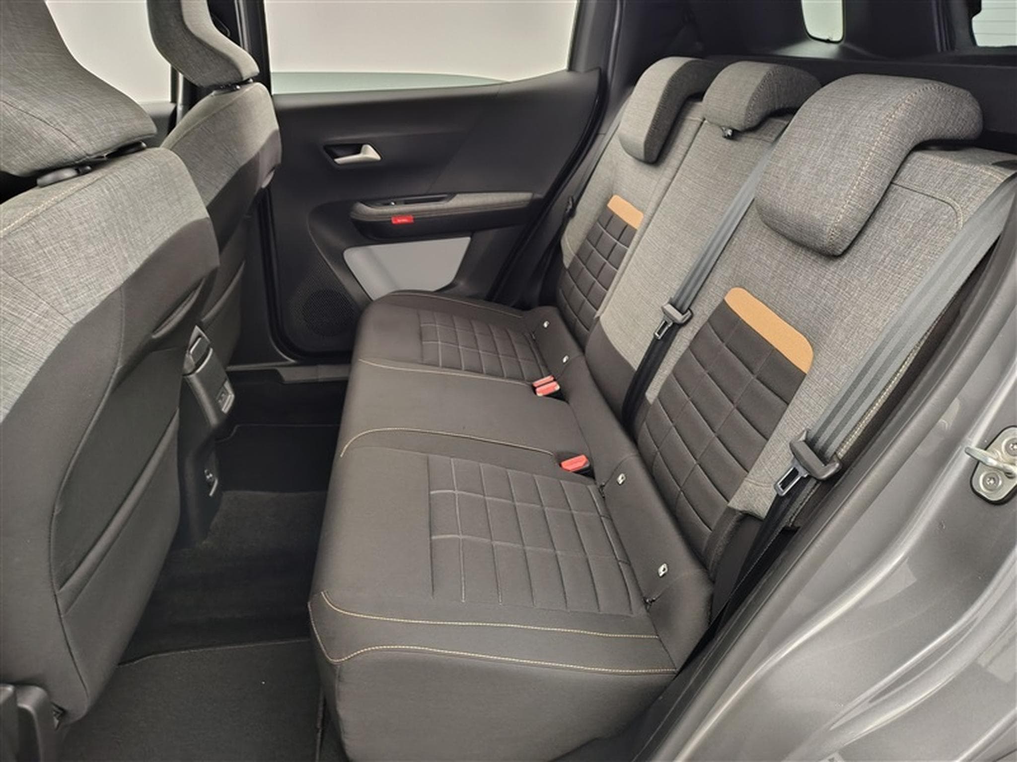 Citroen C3 Aircross 1.2 Hybrid 145Cv e-DCS6 Plus CARPLAY / CAMERA / FULL LED (2025) - Photo 13