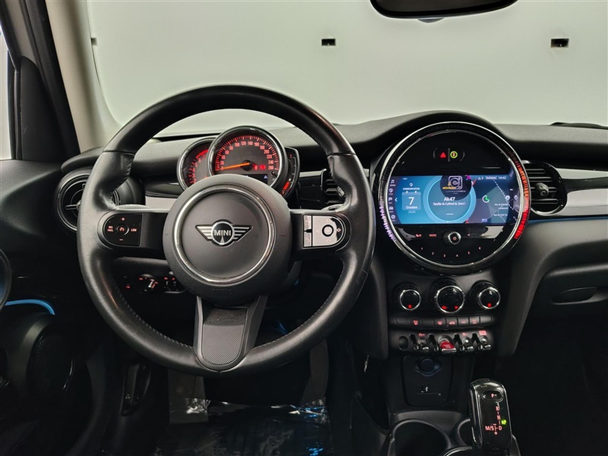 MINI Cooper 1.5A Camden DCT  Navi / Led / PDC (2023) - Photo 9